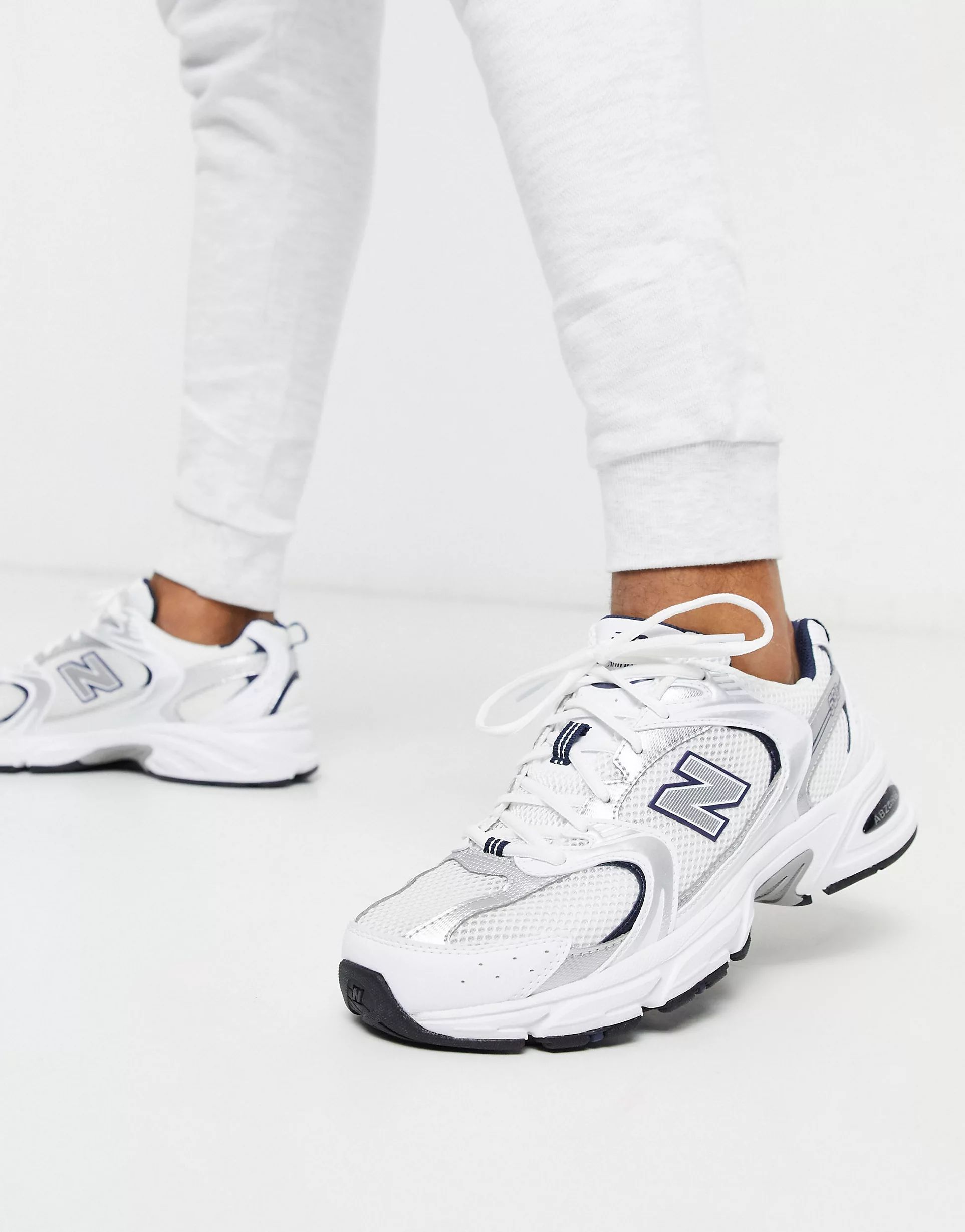 New Balance 530 trainers in White | ASOS (Global)