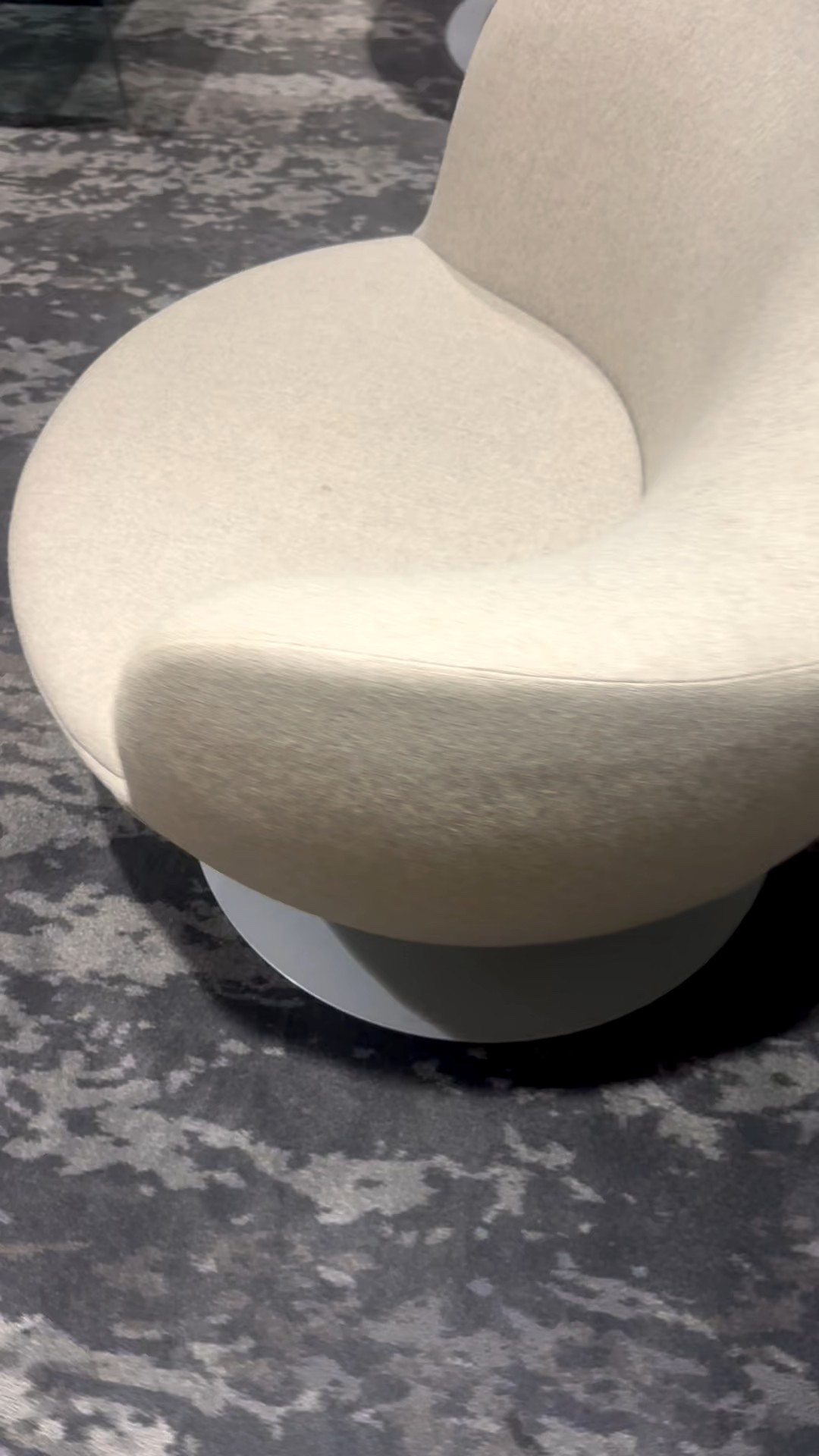 Comfy. Chic. Functional. The perfect swivel chair for your home office.
#InteriorDesign #HomeOfficeGoals #ModernChic #SwivelChair #ElegantWorkSpace

#LTKdayinmylife #LTKHome #LTKvlog