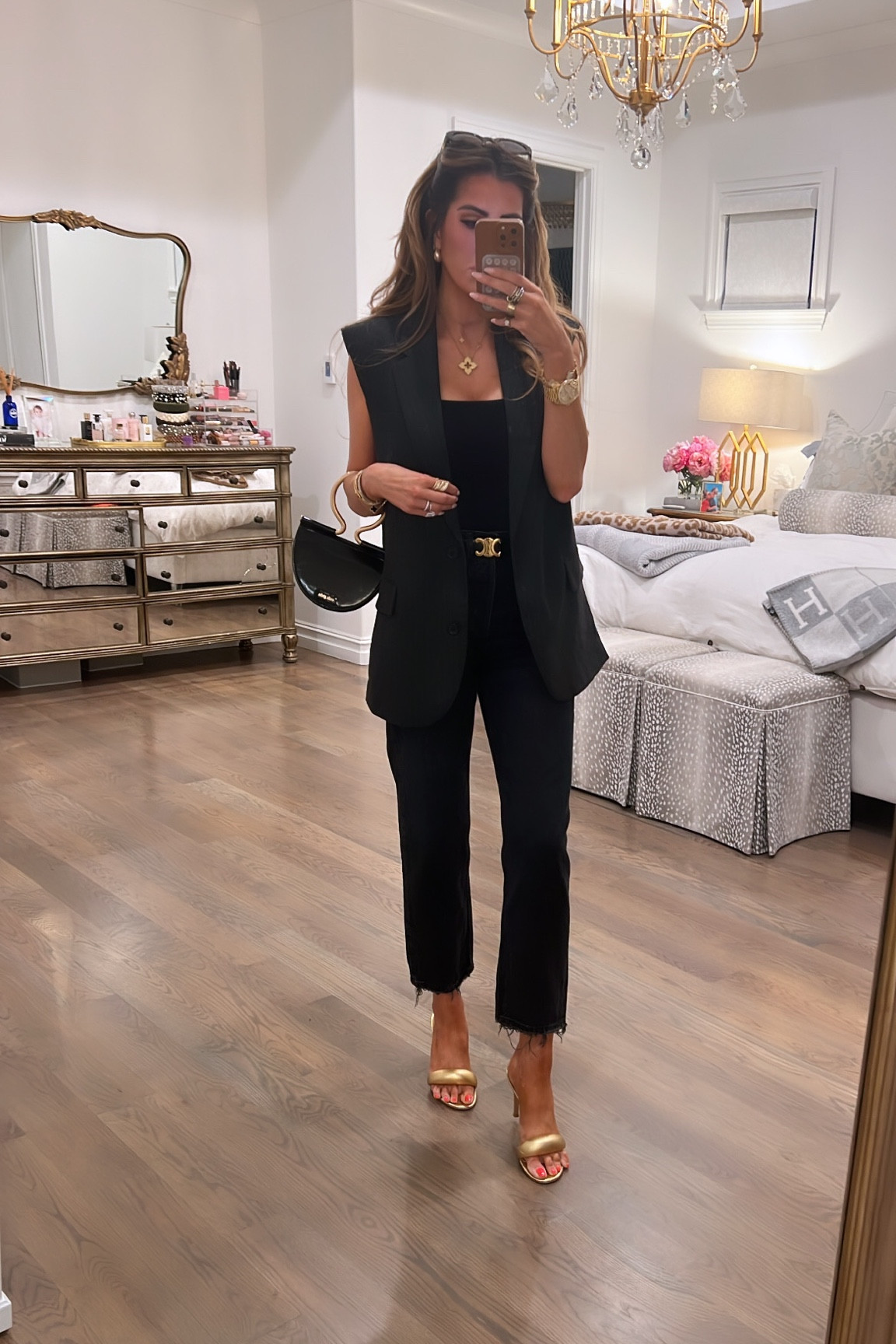 Wearing a small in top and size 25 in jeans. 

Fall fashion, black denim, cult Gaia, agolde, dinner outfit, gold heels, Celine, Emily Ann Gemma 

#LTKstyletip