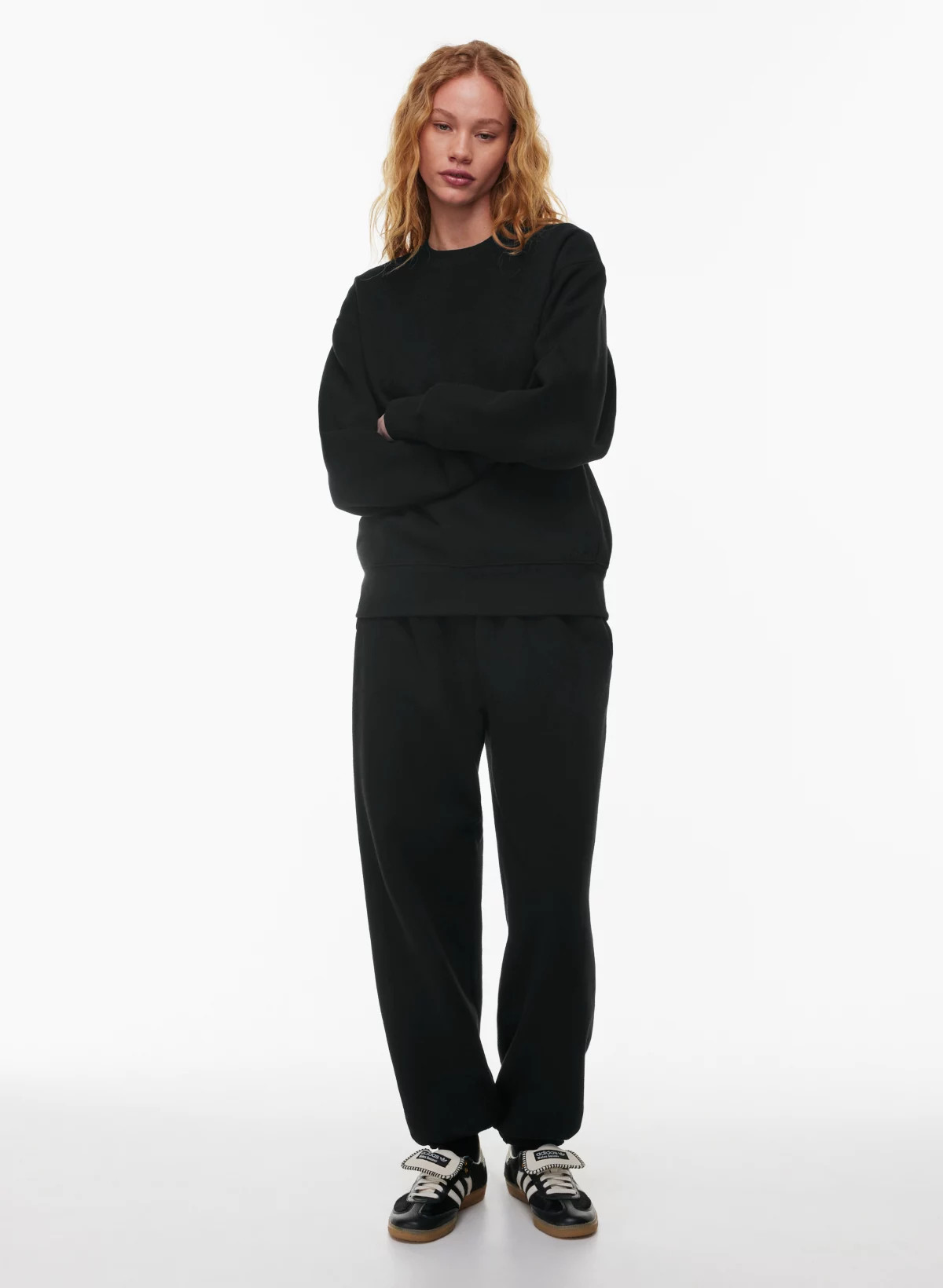 COZY FLEECE BOYFRIEND CREW SWEATSHIRT | Aritzia