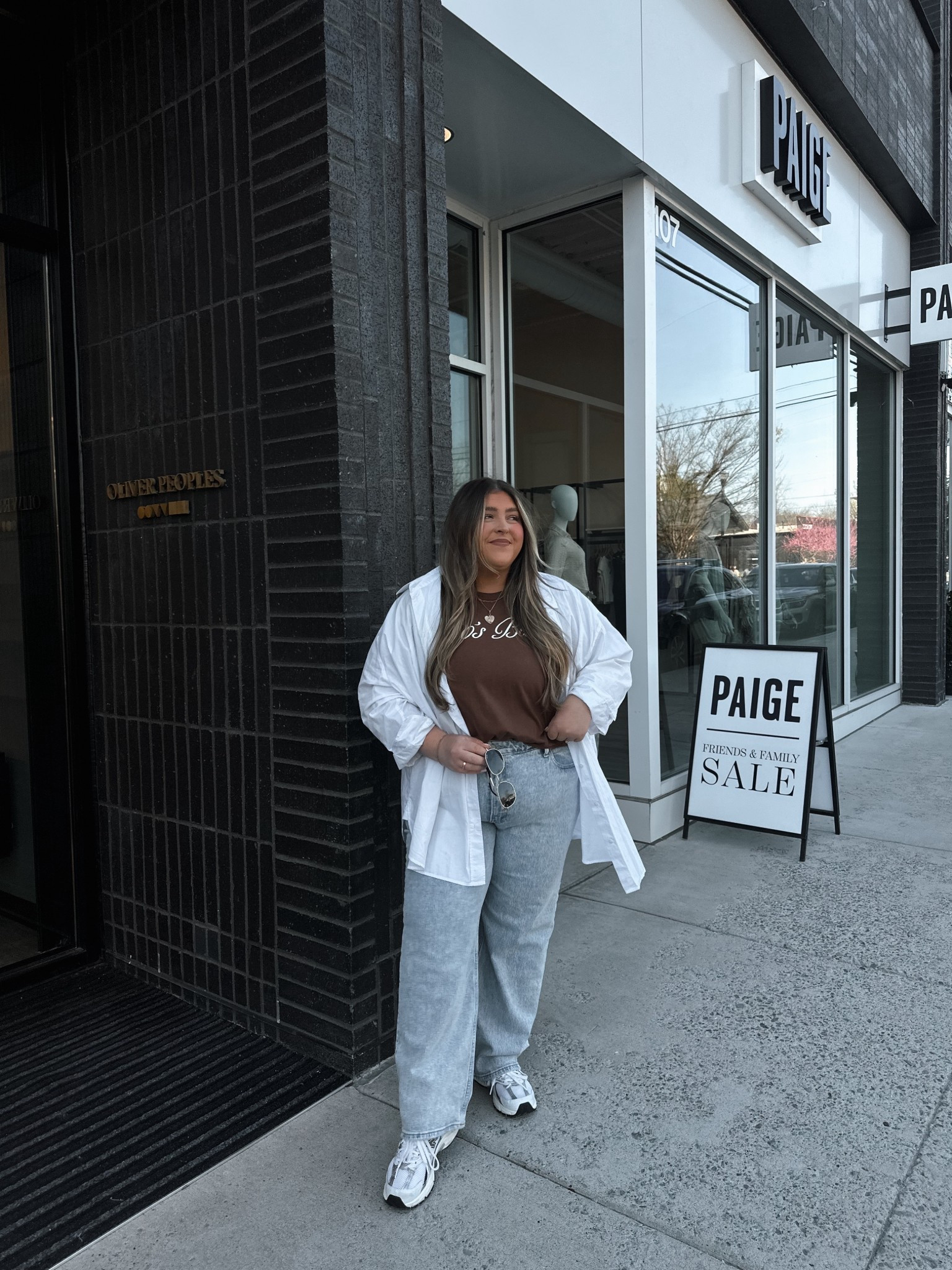 nashville outfit 🤍💫

abercrombie denim
graphic tee
spring outfit
midsize outfit
mom outfit 

#LTKootd #LTKMidsize