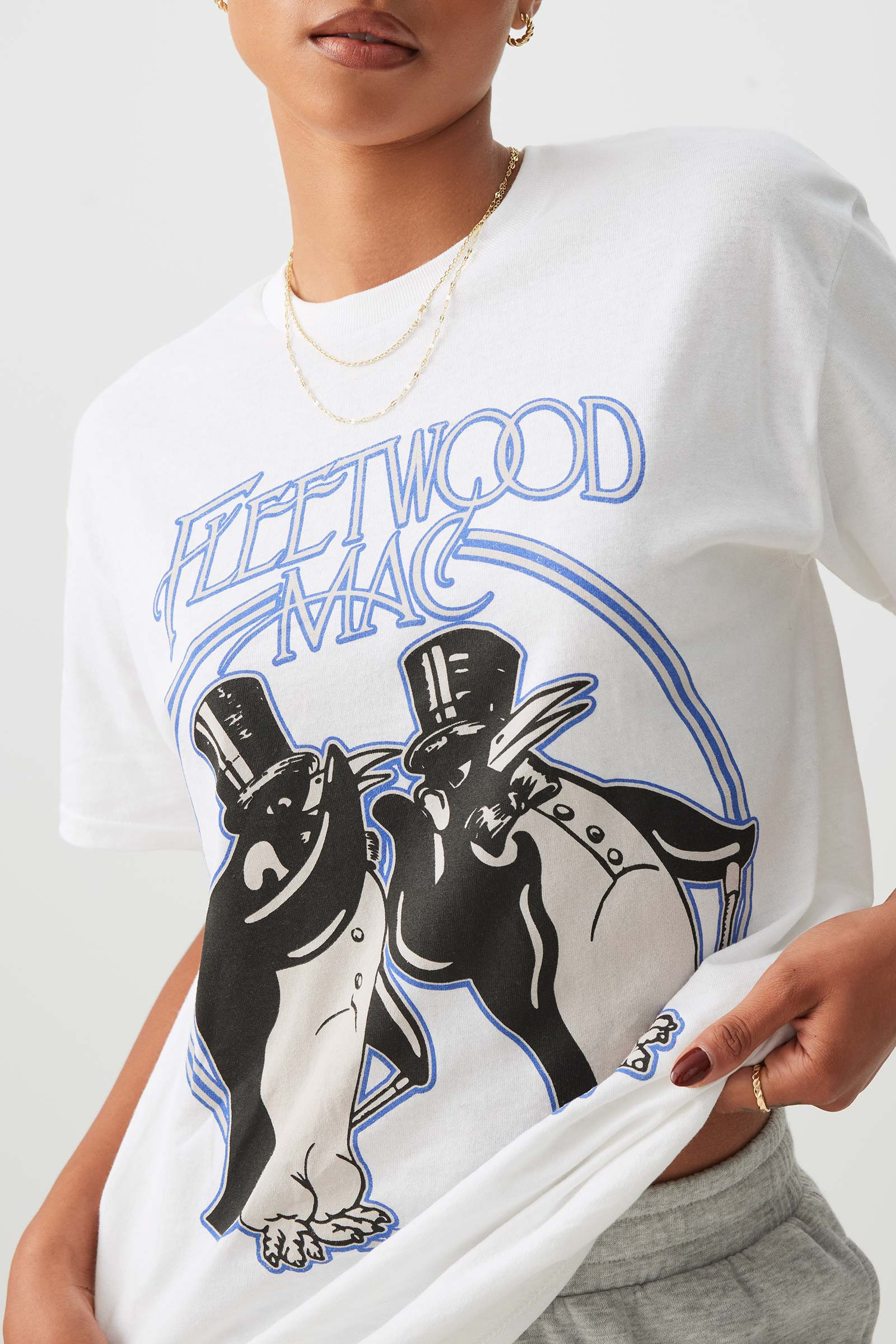 Oversized Fleetwood Mac T-Shirt | Ardene