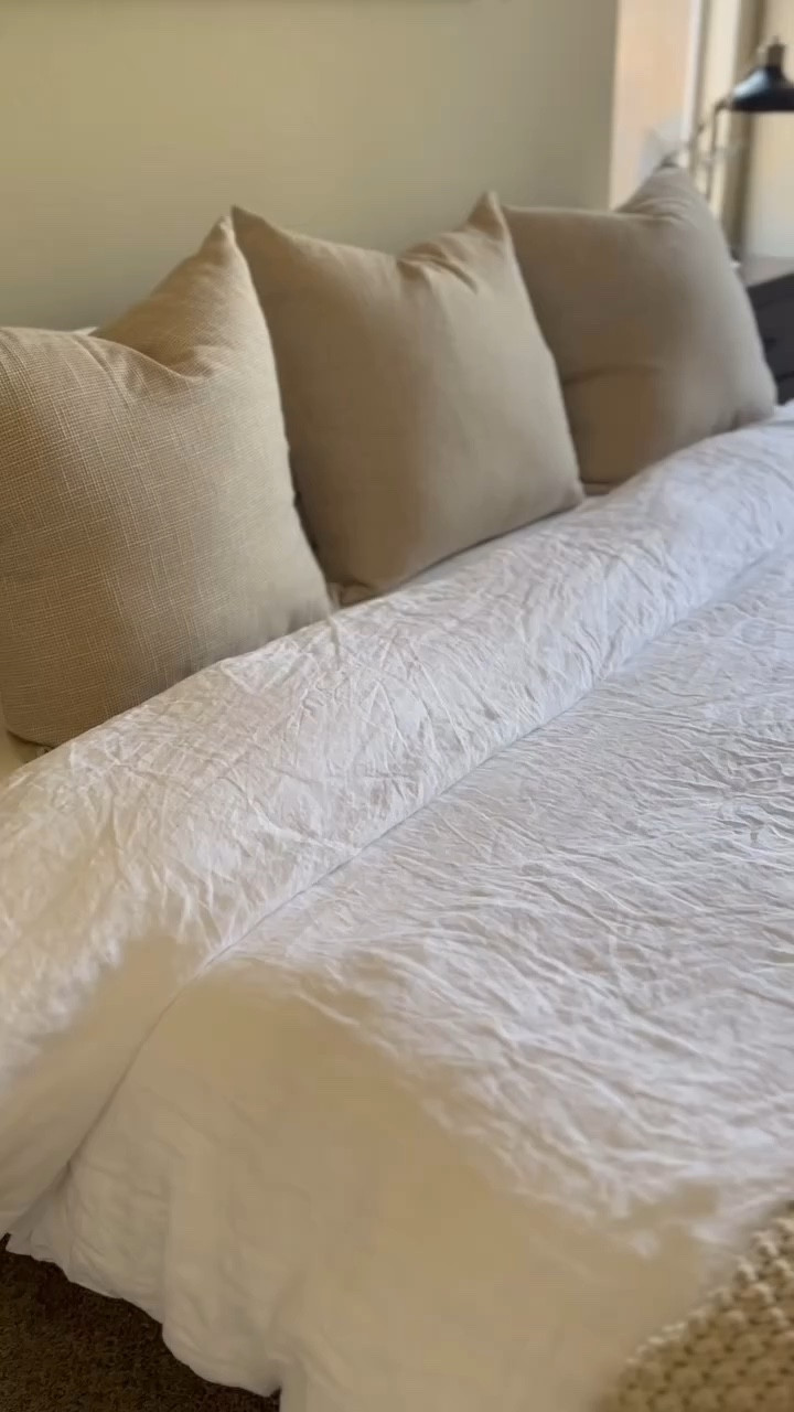 Budget friendly sheets that feel luxurious🌙⁣
⁣
These sheets from @gokotta.us are buttery soft, breathable and durable! Plus, they feature corner straps for a secure fit. ⁣
⁣
#amazonhome #budgetfriendly #bedroomgoals #dreambedroom #amazonmusthaves #gifted #gokottasheets #gökottapartner

#LTKVideo #LTKHome