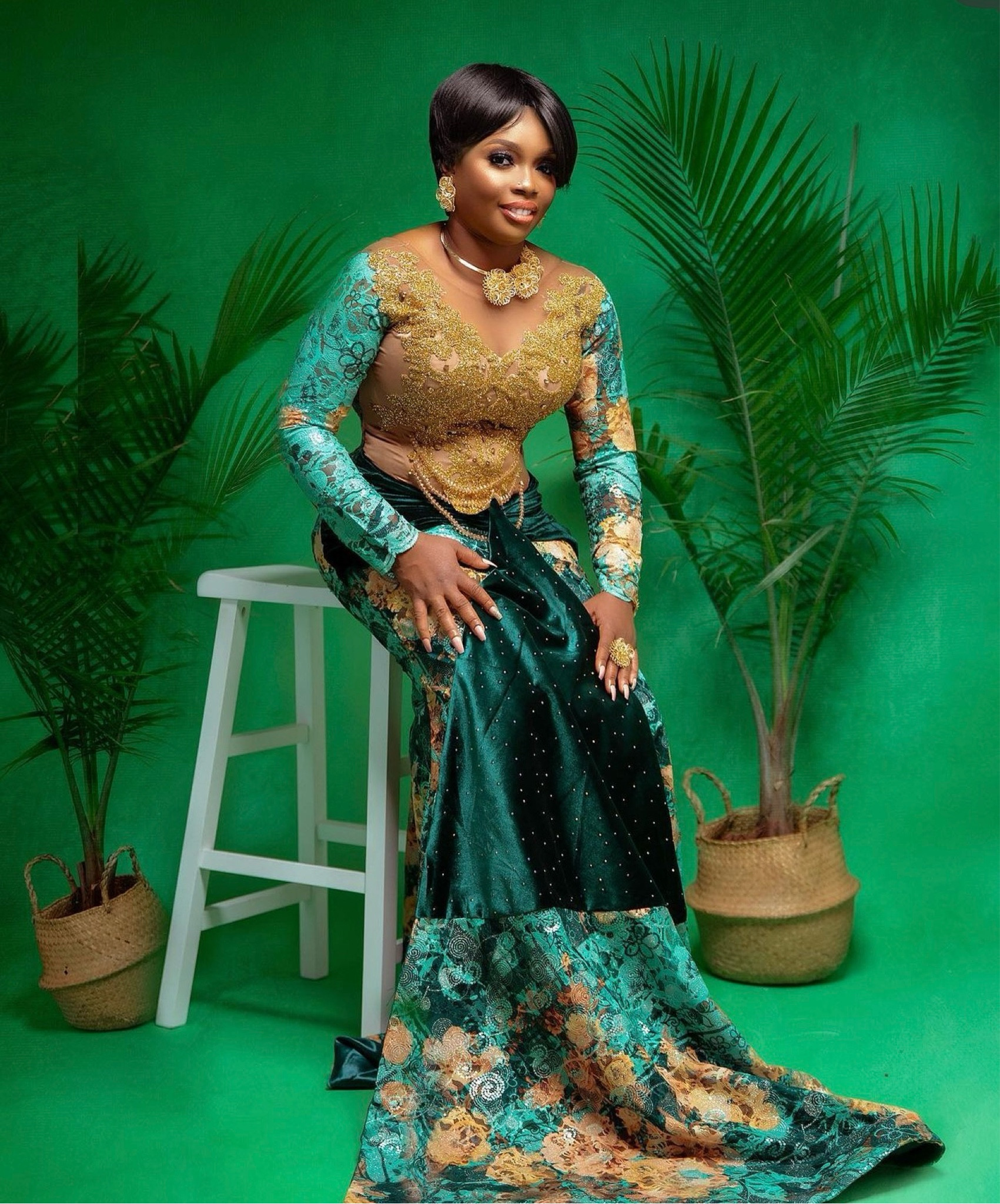 Studio Props & Essentials 
I used some of these in the studio. Beginner friendly setup 👌🏾

#studiosetup #photography #photographer #photographystudioessentials #portraitstudio