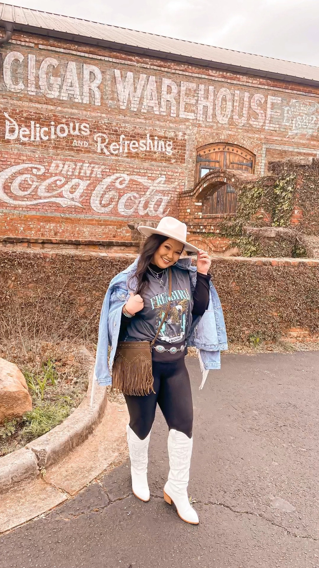 Country Concert Outfit,
Morgan Wallen Outfit Idea, Country Concert Festival, Amazon Finds. 

#graphictee #denimfringejacket #fringehandbag #conchobelt #turquoisejewlery #countryconcert #countryconcertoutfit #widebrimfedorahat #cowgirlboots #amazonfinds 

#LTKFestival #LTKstyletip #LTKunder100