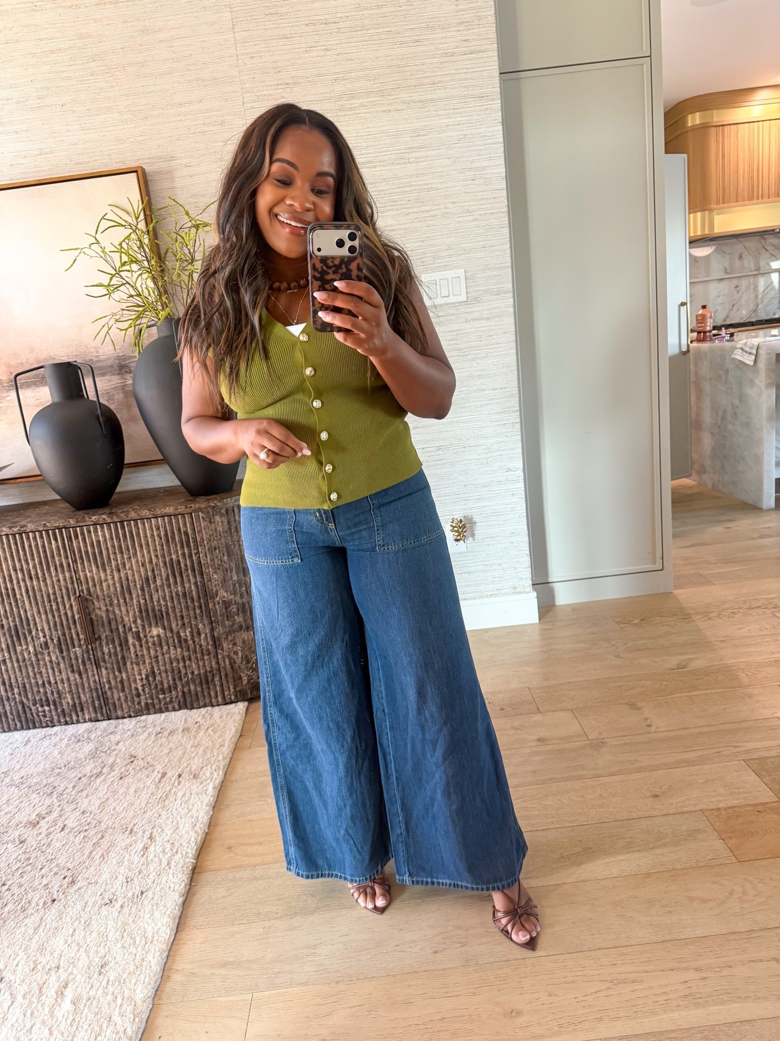 The jeans you NEED!

#LTKSeasonal #LTKgrwm #LTKootd