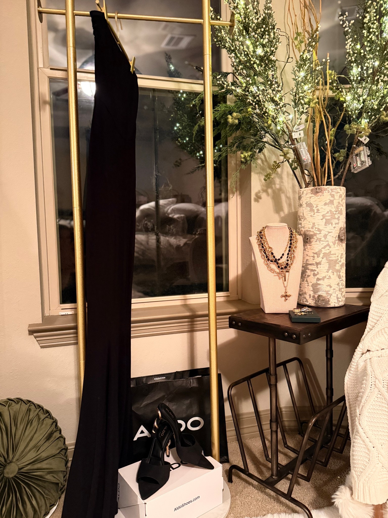 What I wore out 🖤

A classic black dress moment paired with simple heels and layered gold jewelry—timeless, easy, and always my go-to for evenings out.

Linking the full look here in case you’re building outfits for dinners, events, or holiday nights.


#WhatIWore
#EveningStyle
#ClassicLook
#LTKOutfit
#HolidayStyle
#NattyJStyle

#LTKootd #LTKHoliday #LTKGiftGuide