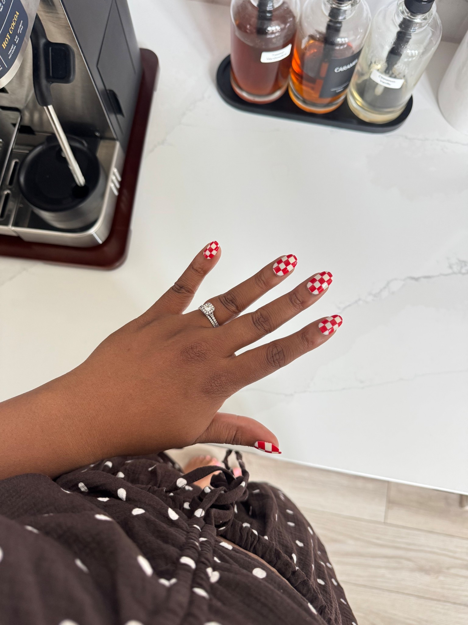 quick manicure with press-ons! This set is so fun 