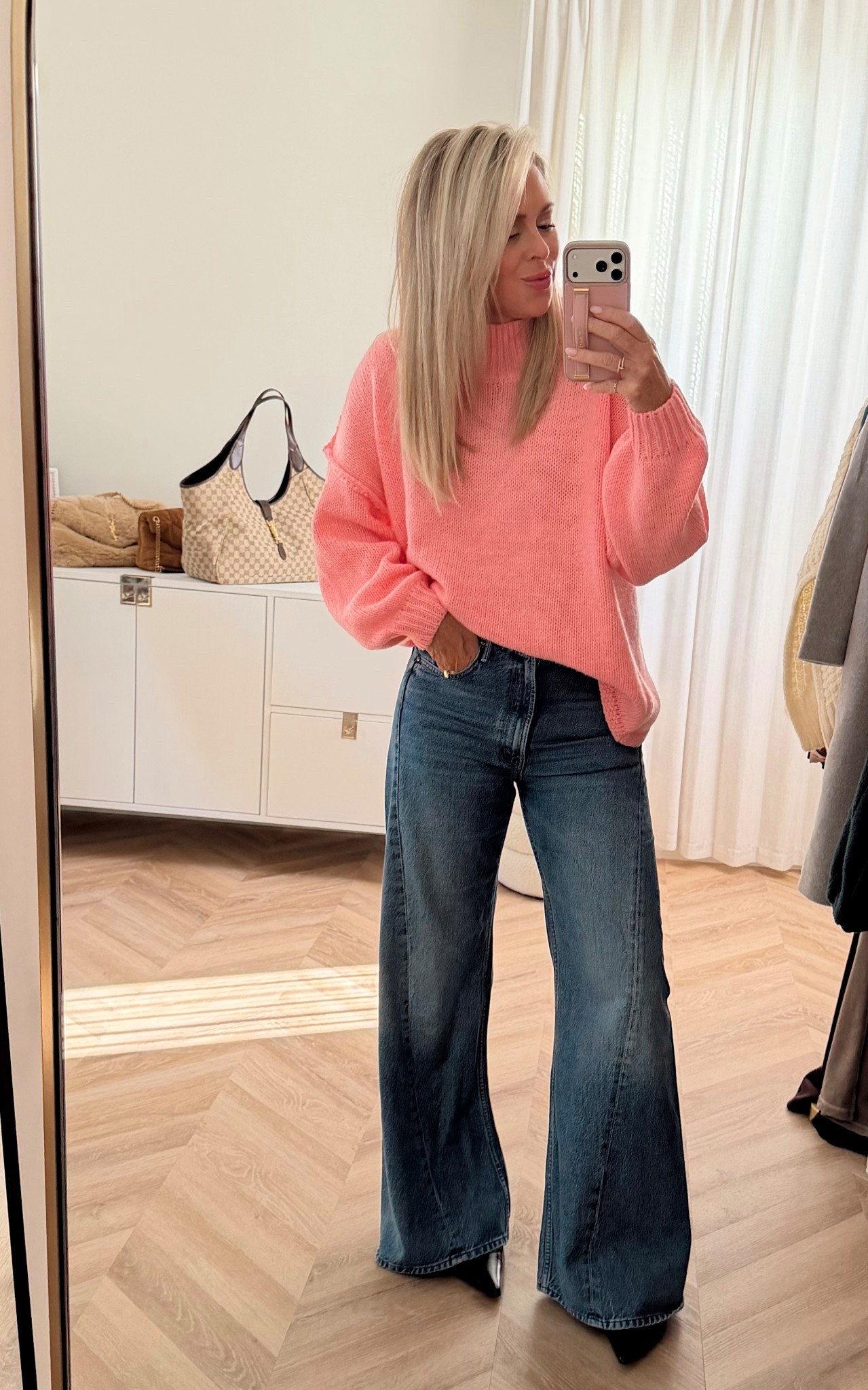 OOTD💕
Wearing small & tts in jeans 




#LTKSaleAlert #LTKootd #LTKValentine