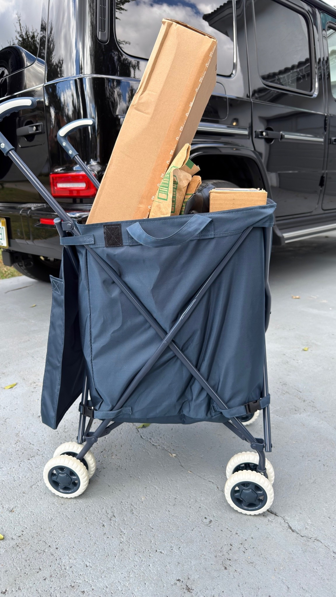 Scroll to shop! ✨ My favorite folding wagon. Everything is linked below.👇🏾

Desliza para comprar. ✨ Mi carrito plegable favorito.

📲 Download the free LTK app & follow me @kirasfashionfinds to shop all my daily finds.

#LTKHome #LTKmomlife #LTKdayinmylife