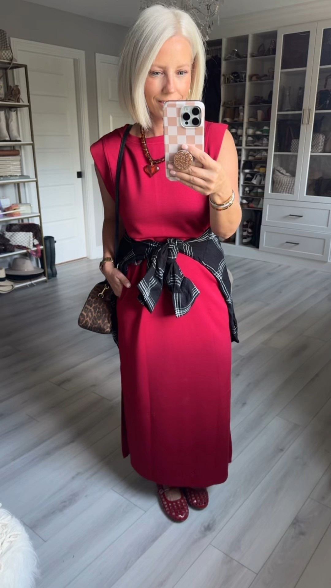 These awesome dresses are back and on sale for under $20!!! These have sold out in the past so grab them now while they are fully stocked!!!
⬇️⬇️⬇️
Dresses size small
Vest medium 



#LTKOver40 #LTKSaleAlert #LTKSeasonal