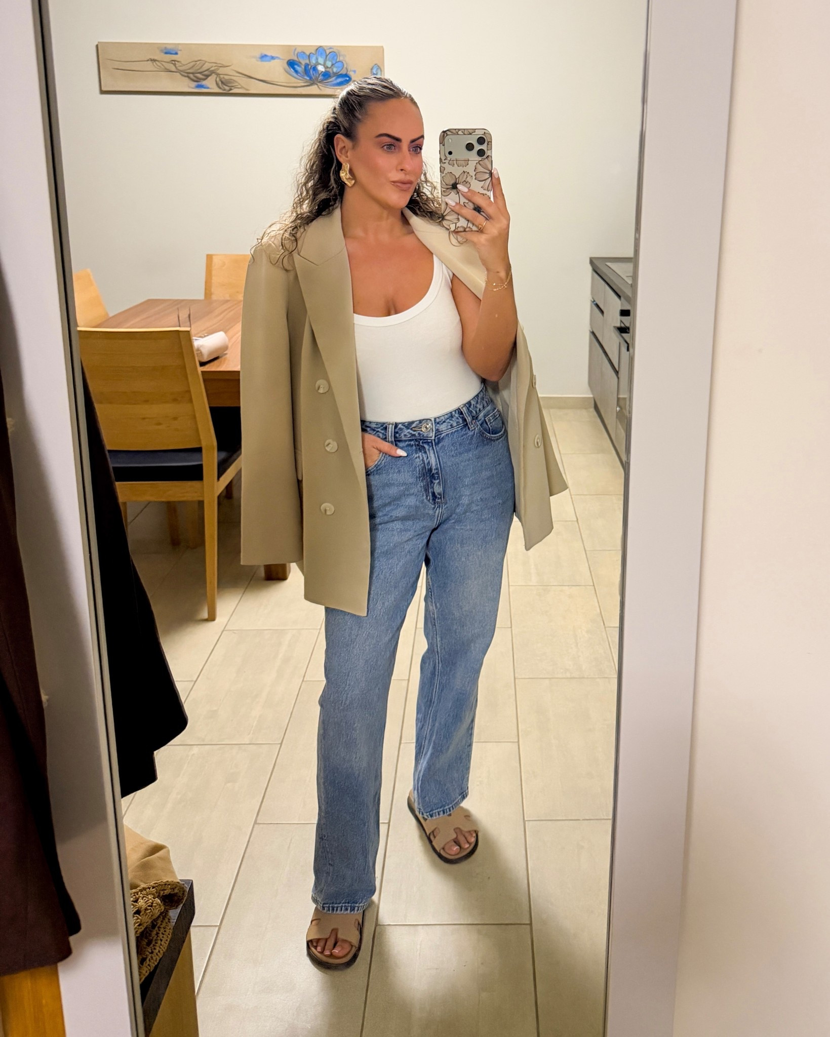 My favourite straight leg jeans 👖 I wear a size 10 regular 


#LTKuk #LTKjeans #LTKspring