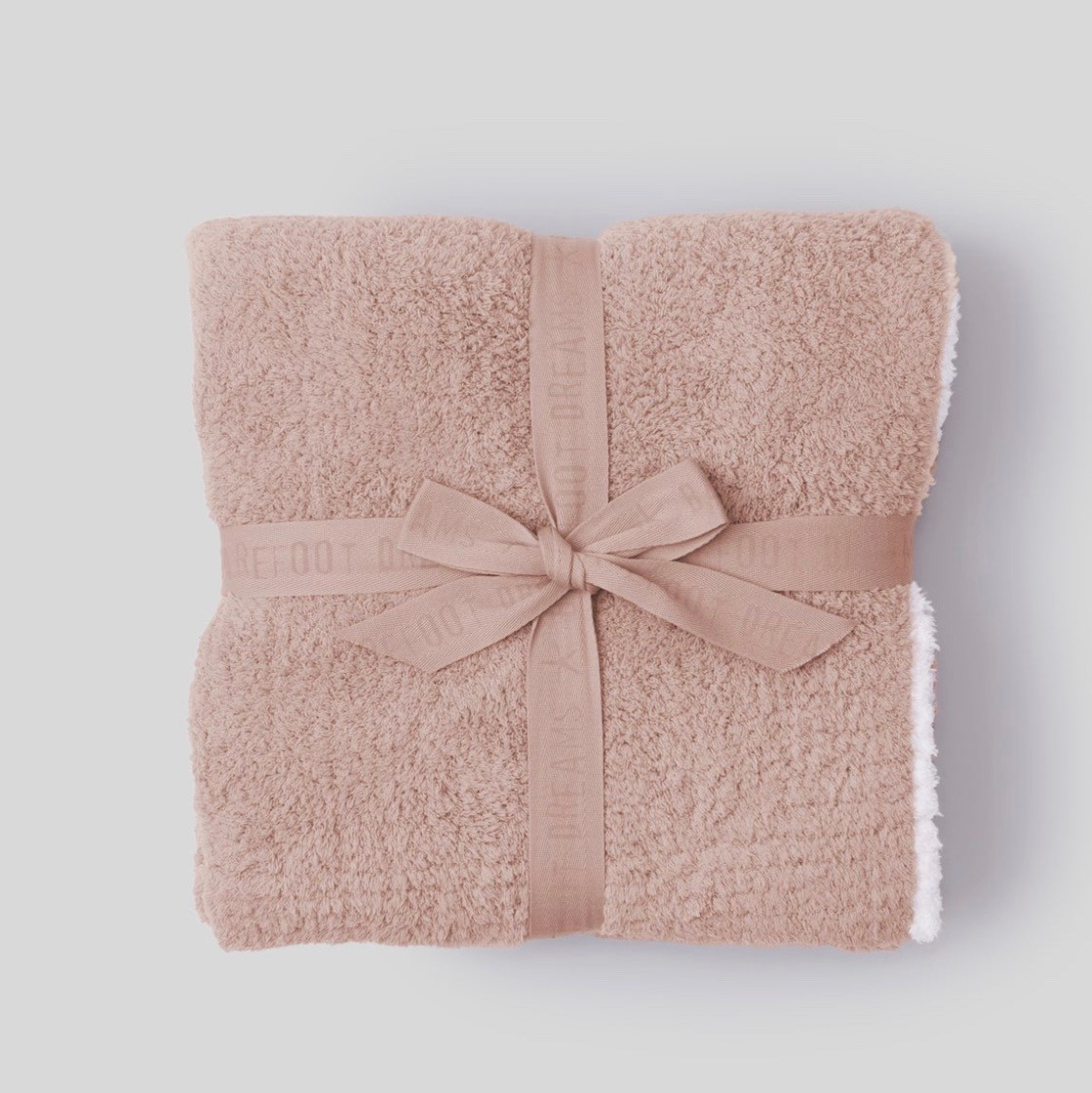 CozyChic® Contrast Tip Blanket 

#LTKFindsUnder50 #LTKGiftGuide #LTKSaleAlert