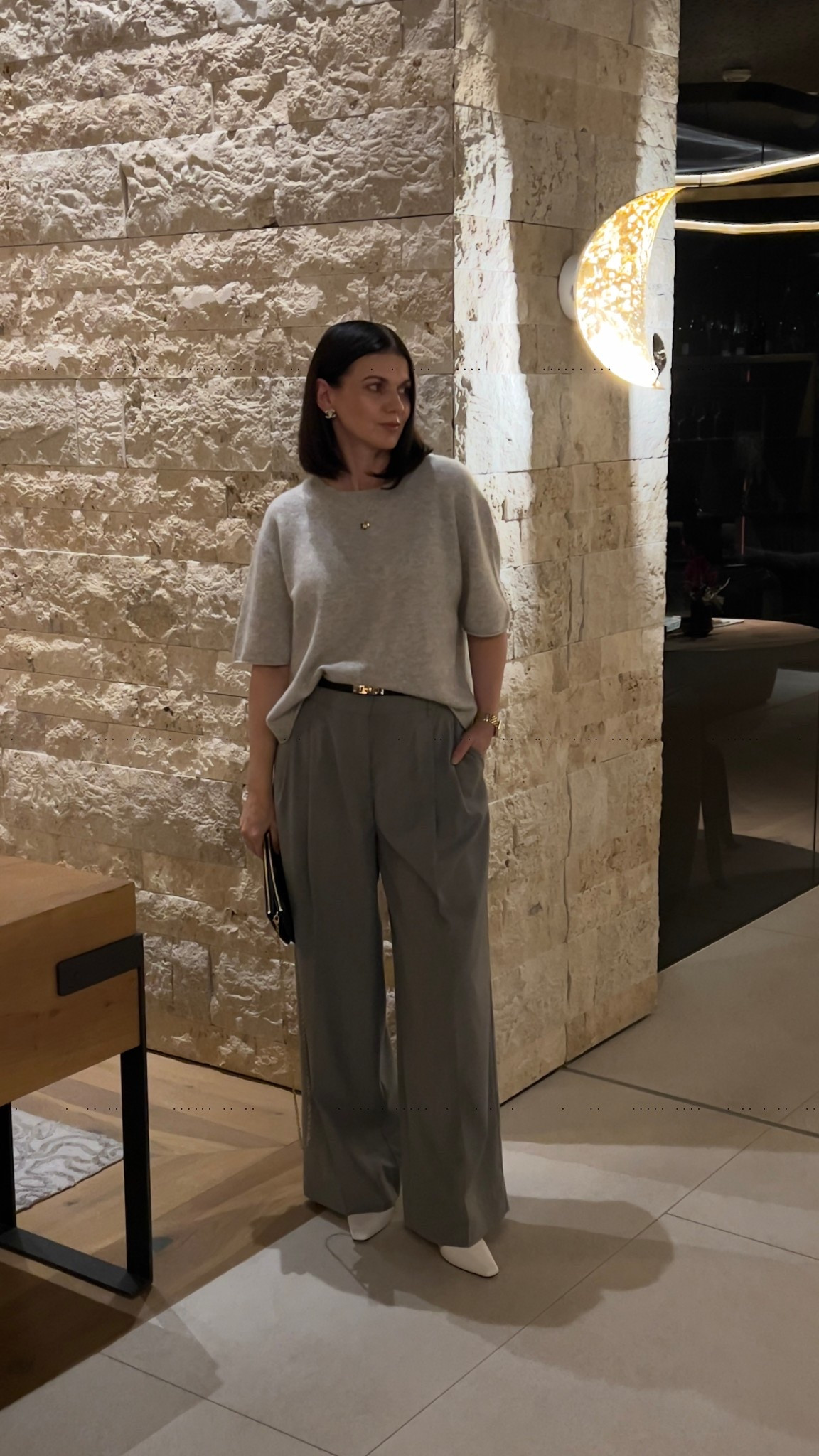 Elegantes Outfit

High waist Hose
Cashmere pullover 

#LTKautumn #LTKdeutschland #LTKeurope