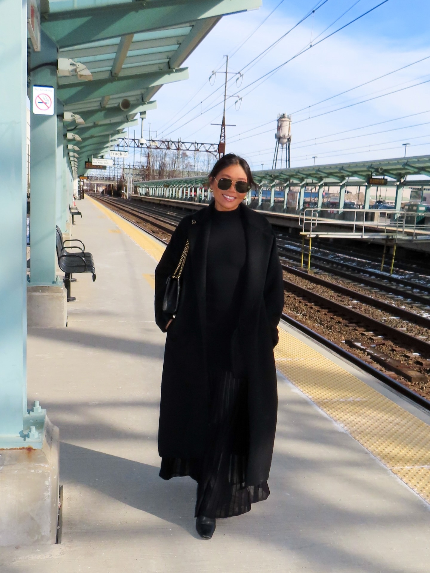 Wouldn’t it be nice if @instagram would let me comment again… dress @michaelkors / @renttherunway , shoes @dsw , coat @zara , accessories @rayban @ysl