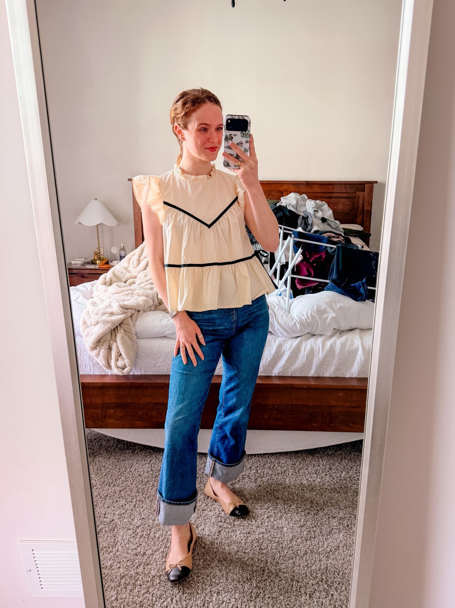 As you can tell by our bed behind me, it’s a cleaning day 🤣 Hopping out for a quick work meeting this afternoon, so wearing a simple little spring outfit!!

#LTKootd