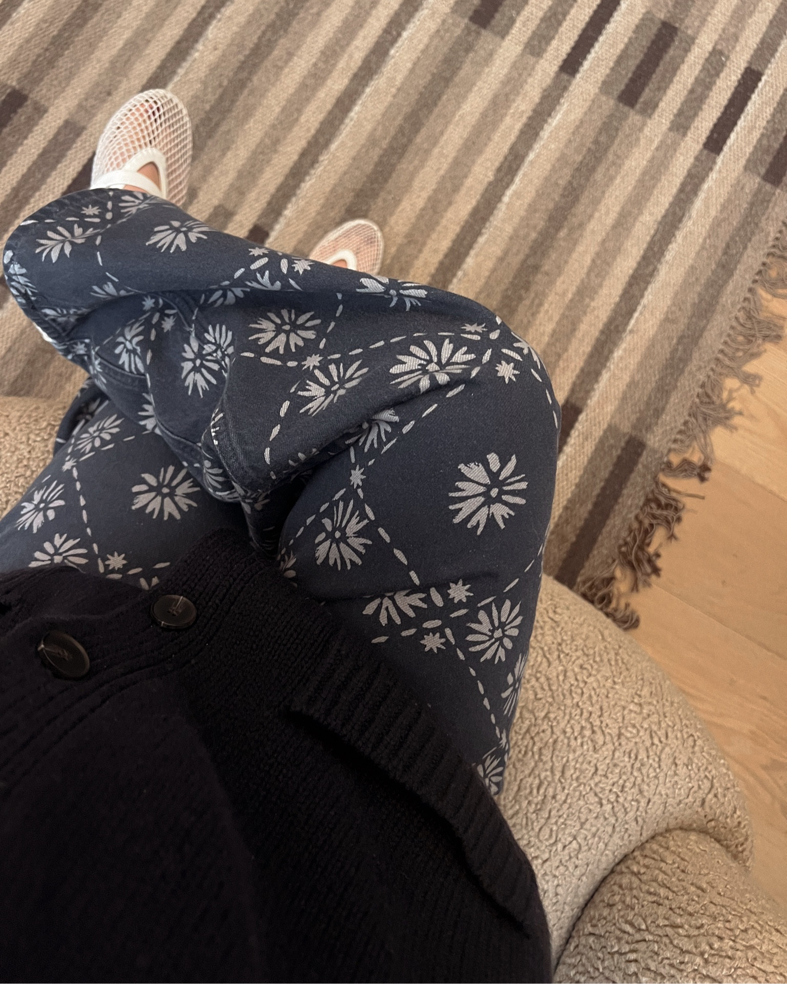 church outfit- white tshirt, navy cardigan, printed denim, flats 🫐🦕