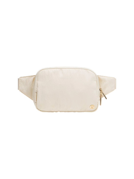Everywhere Belt Bag Large 2L | Lululemon (US)