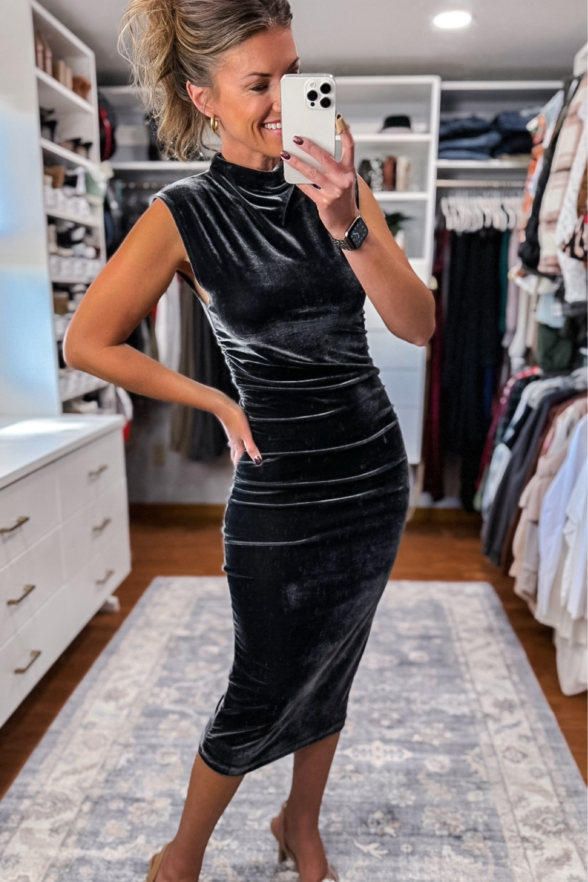 Velvet dress/ wearing small 

#LTKHoliday #LTKSeasonal
