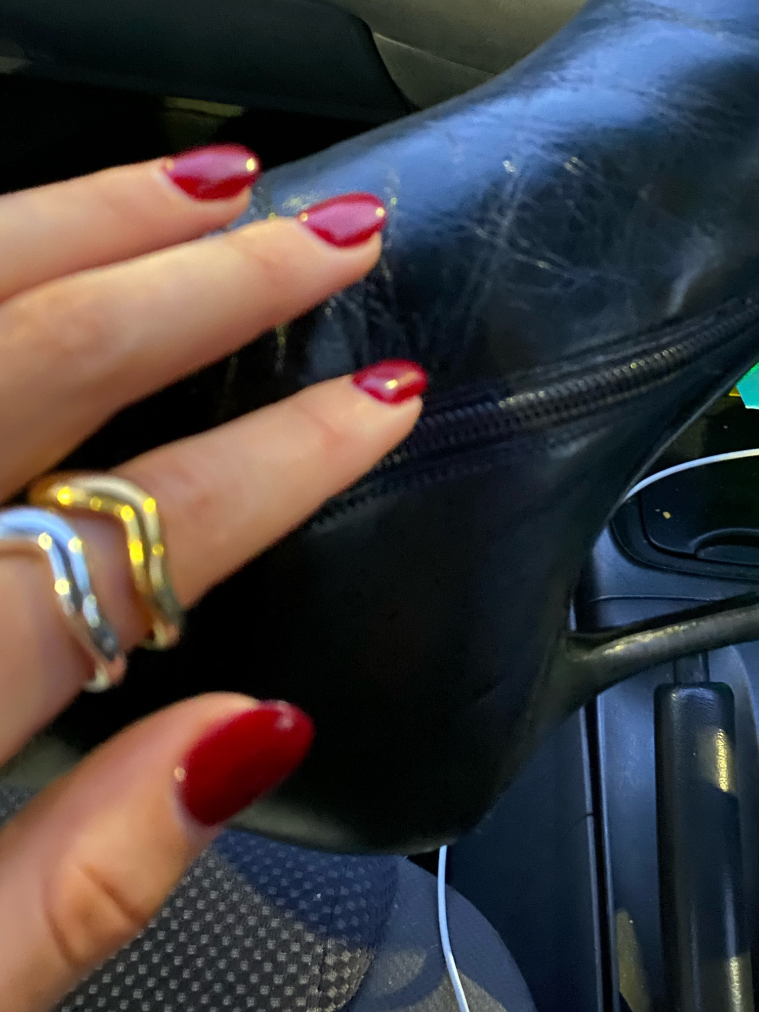 my favourite silver n gold rings <3