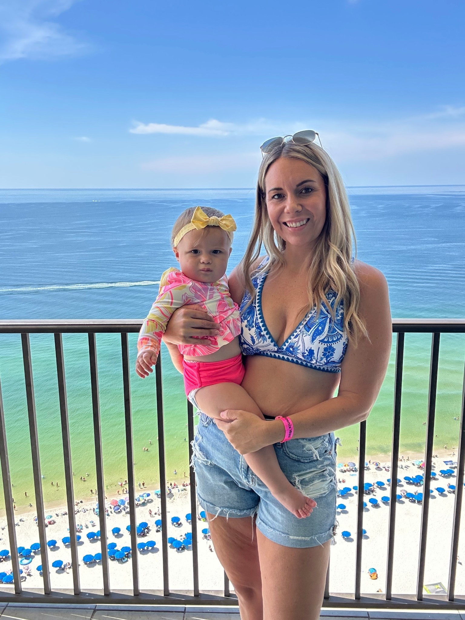 Cupshe DISCOUNT CODE: DIME for a discount on orders of $65+
Did my true size medium in the swimsuit and shorts. 