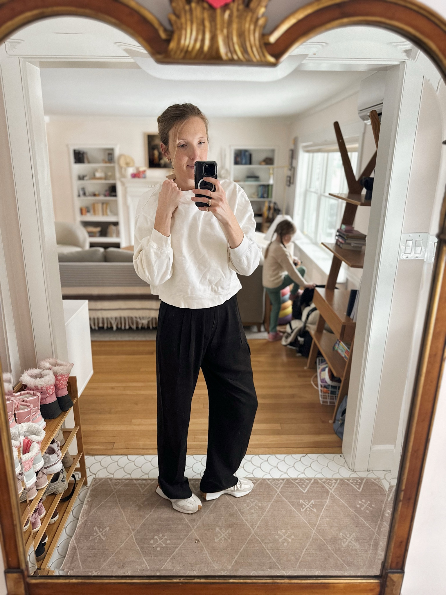 when pleated trousers feel like sweatpants a classic look is made 👌🏻 

#LTKSeasonal #LTKshoecrush #LTKfindsunder100