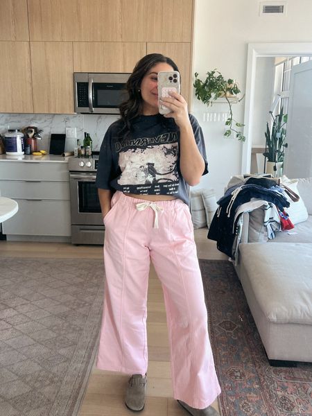 If you’re looking for a good pair of comfy pants that looks like jeans, these aerie pants are it!!!! Stretchy, amazing fabric, but look rigid :) pink is sold out online but love the denim + tan

+ One of my favorite hidden gems are H&M graphic tees! Fit like urban but cheap (normally under $20) and are 20% off rn 💓

Both true to size - M

#LTKfindsunder50 #LTKSeasonal #LTKsalealert