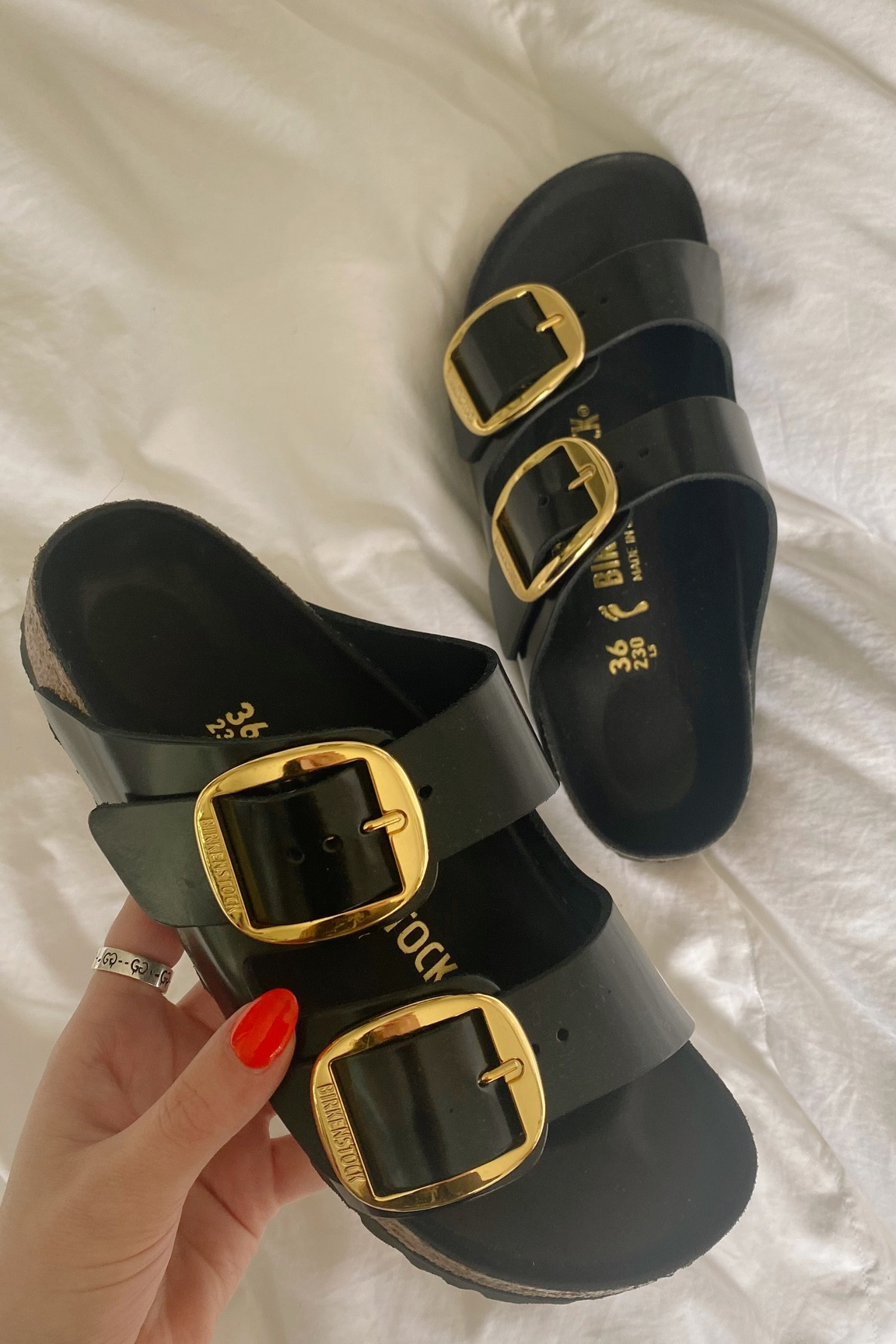 Big buckle Birkenstocks!

Spring trends 2023, spring shoe trends 2023, summer trends 2023, summer shoe trends 2023, black birks, black Birkenstocks, big buckle birks

#LTKFind #LTKSeasonal #LTKshoecrush