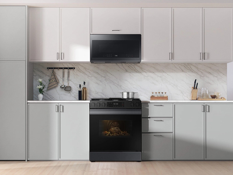 Bespoke 6.0 cu. ft. Smart Slide-In Gas Range with Precision Knobs in Matte Black Steel | Samsung