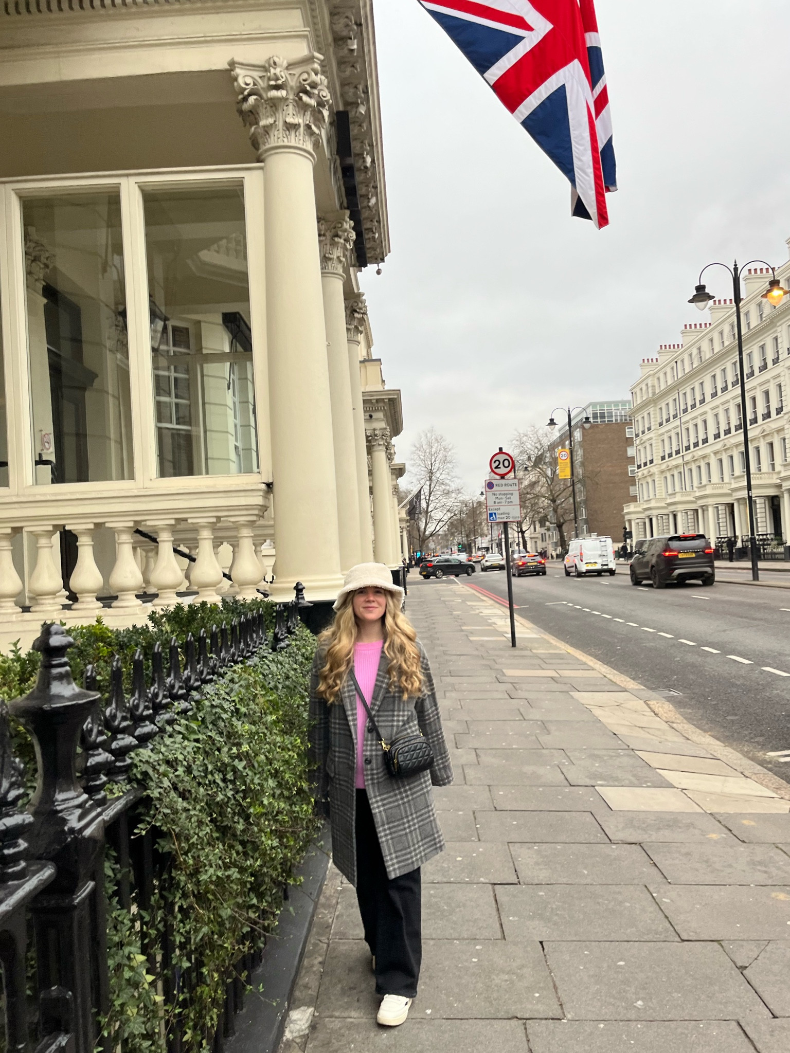 cozy winter outfit in London! ❤️ lots of layers (including leggings under my jeans) + fuzzy bucket hats here 🧸 original hat is from madewell, linking similiar!

#LTKfindsunder100 #LTKSeasonal #LTKstyletip
