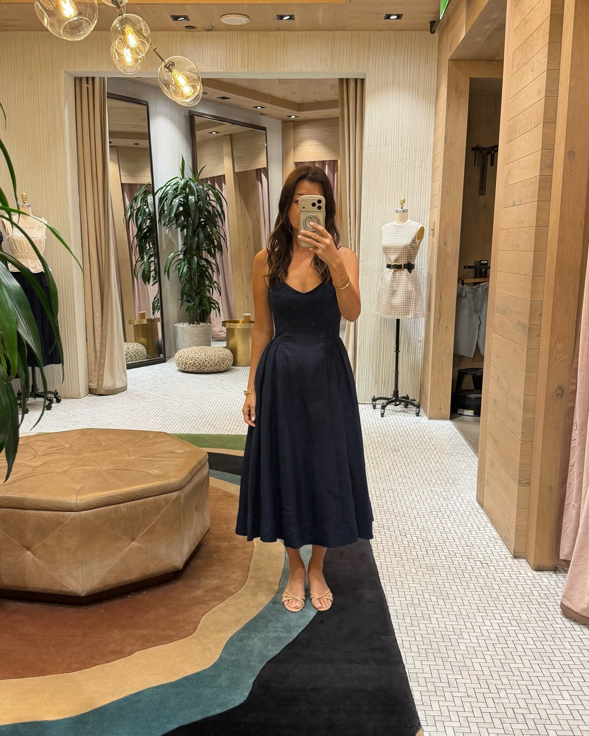 Elegant lines, flattering fit, and the kind of piece that makes getting dressed feel effortless. Found at Aritzia and already know this one will be on repeat

#LTKMothersDay #LTKootd #LTKgrwm