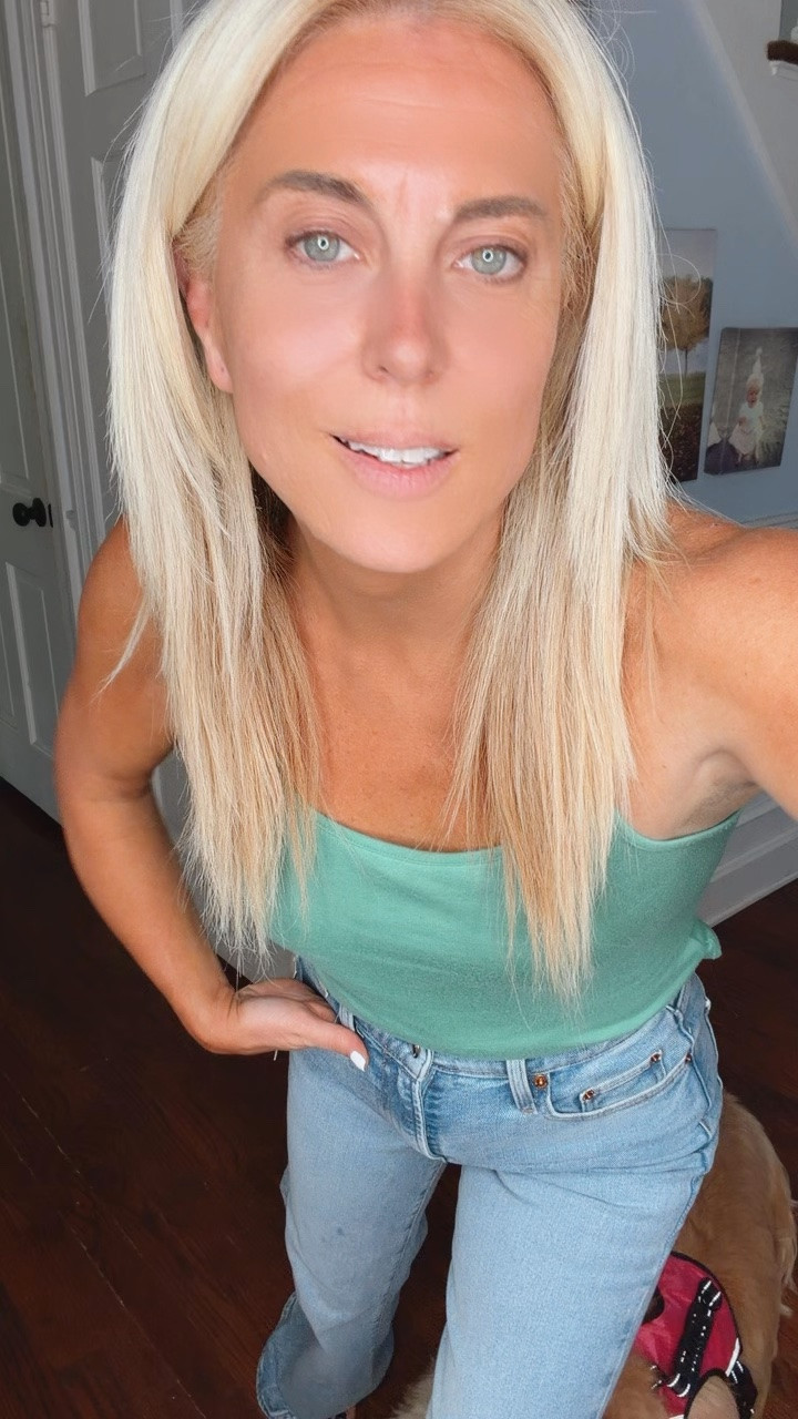 The viral target wide leg 70s Jean for $40

#LTKootd