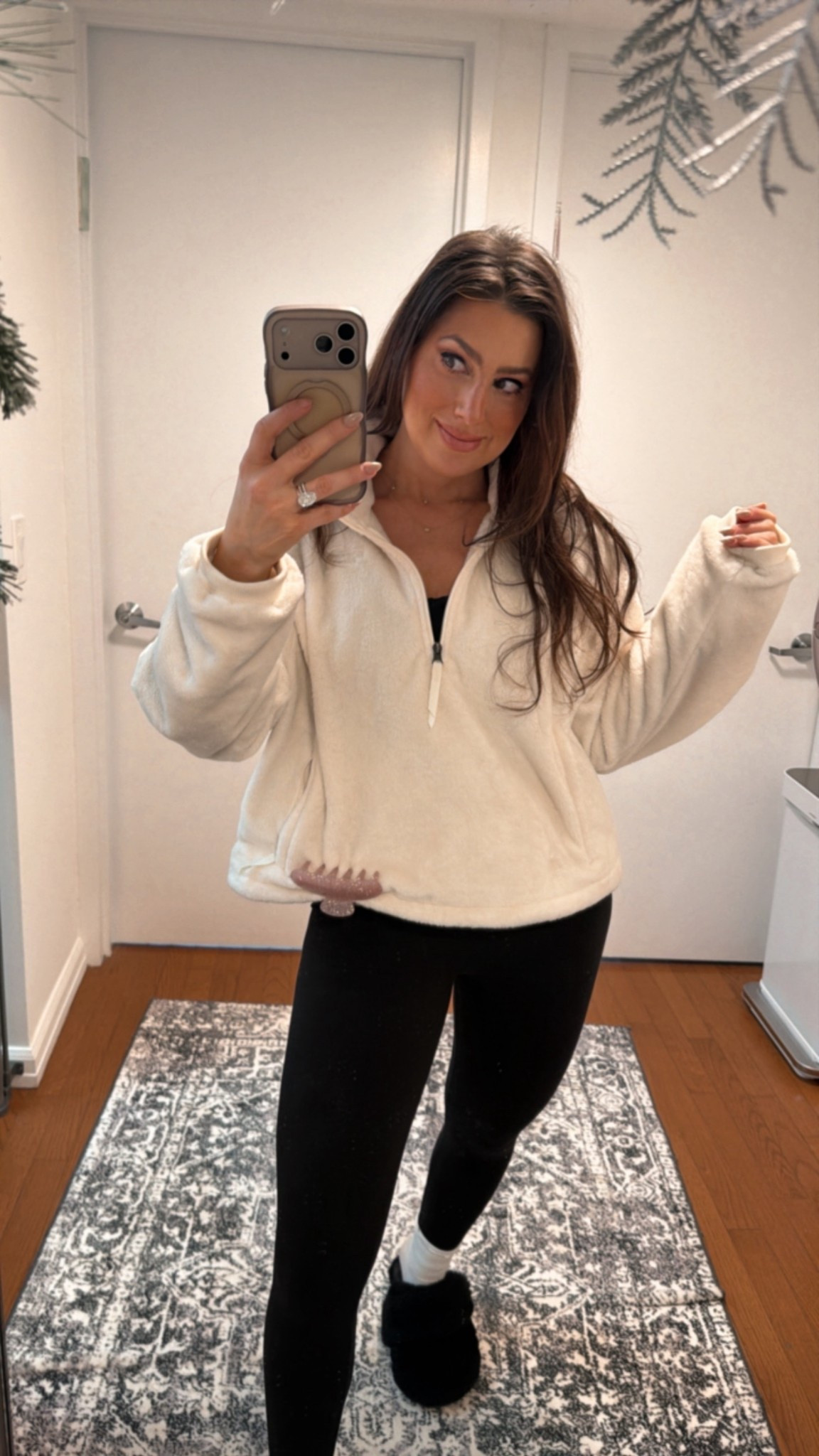 Extra cozy teddy bear fleece half zip from north face size up to XL ( I’m normally a medium) for an over sized look bc it’s cropped and runs small 

#LTKgrwm #LTKootd #LTKmomlife