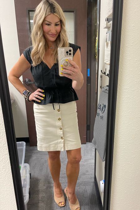 I love a good classic pencil skirt and blouse combo and these shoes are amazing! Bought them during the #nsale and now they’re full price but they’re comfortable and so beautiful!


#LTKworkwear #LTKBacktoSchool #LTKshoecrush
