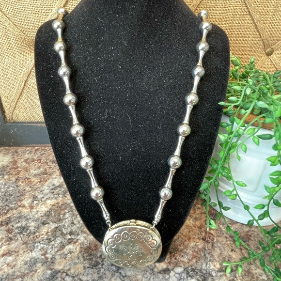 Vintage Estée Lauder perfume necklace | Poshmark