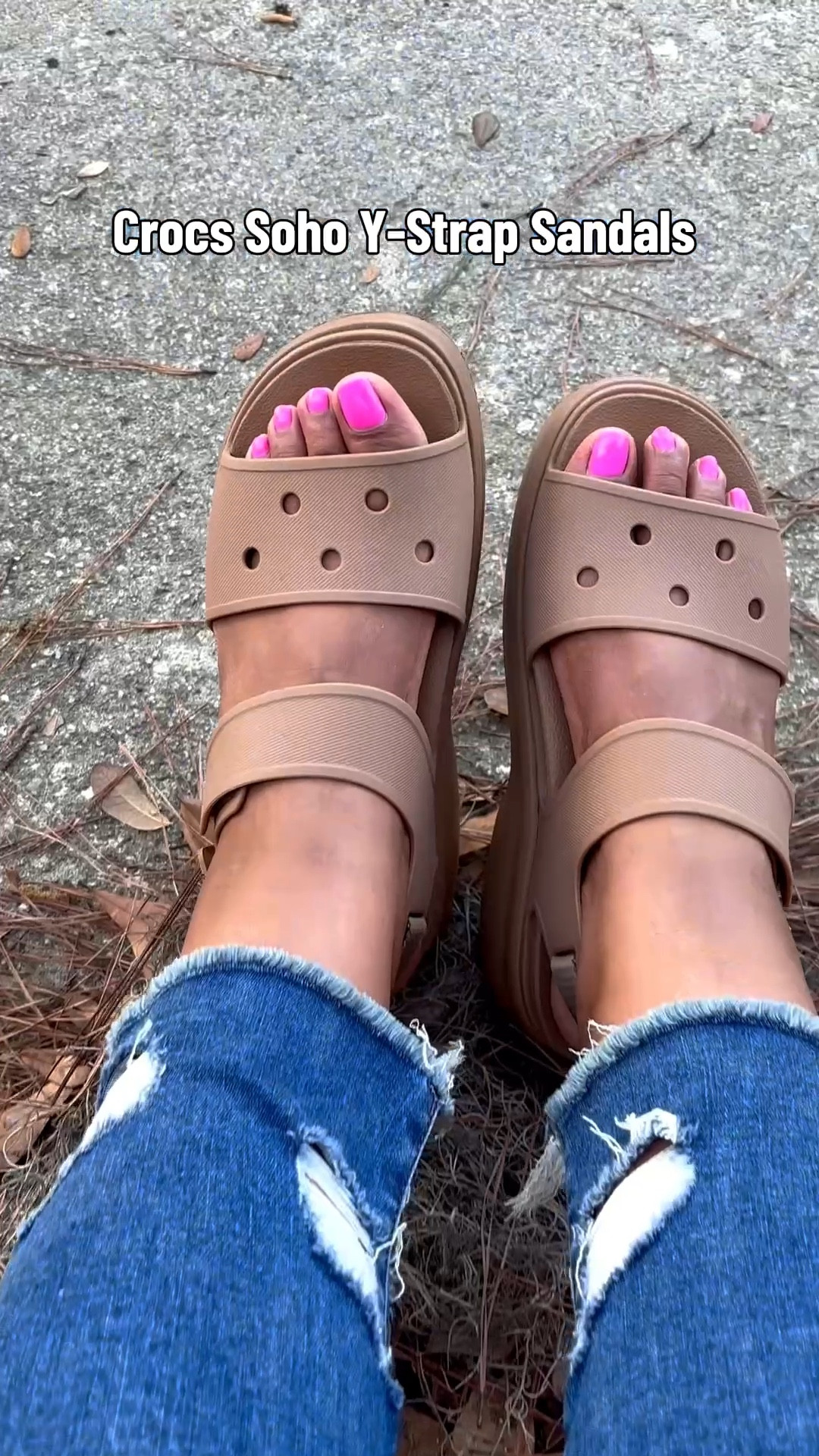 Crocs Soho Y Strap Sandals are the sandals of the summer!! Dress them up or down! Comfort and style! #crocs #sandals #summersandals 