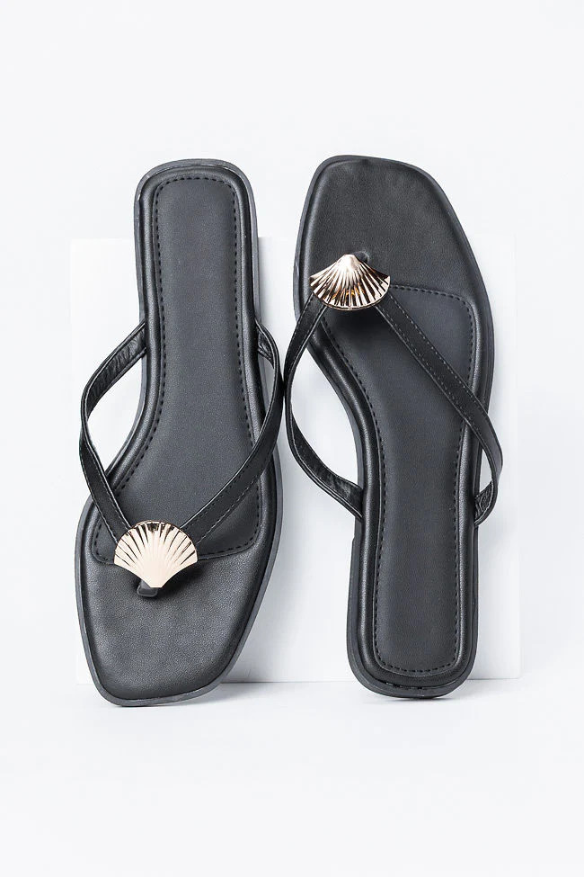 Olivia Black Flip Flops | Pink Lily