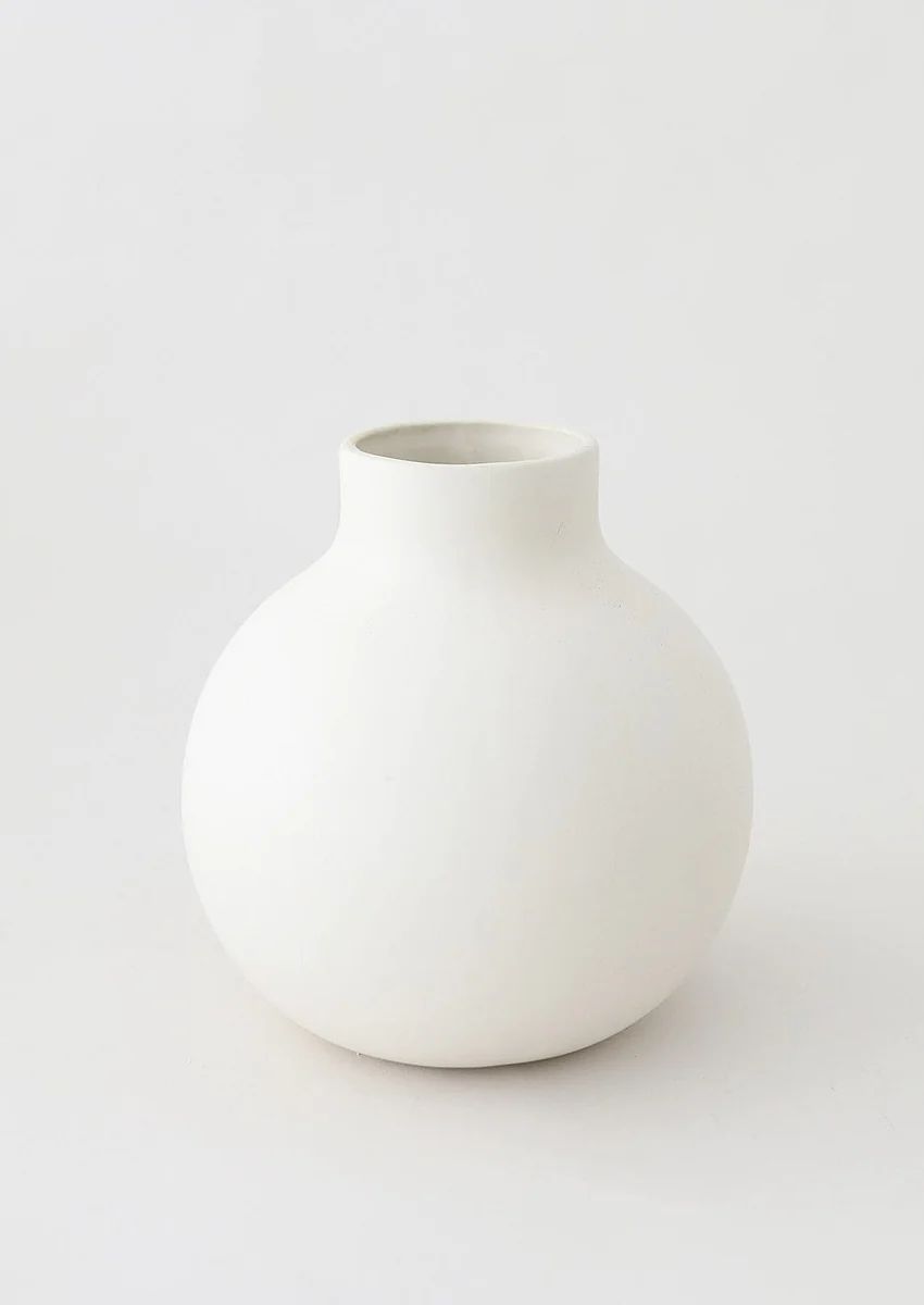 Afloral Creamy White Round Ceramic Vase - 8 | Afloral