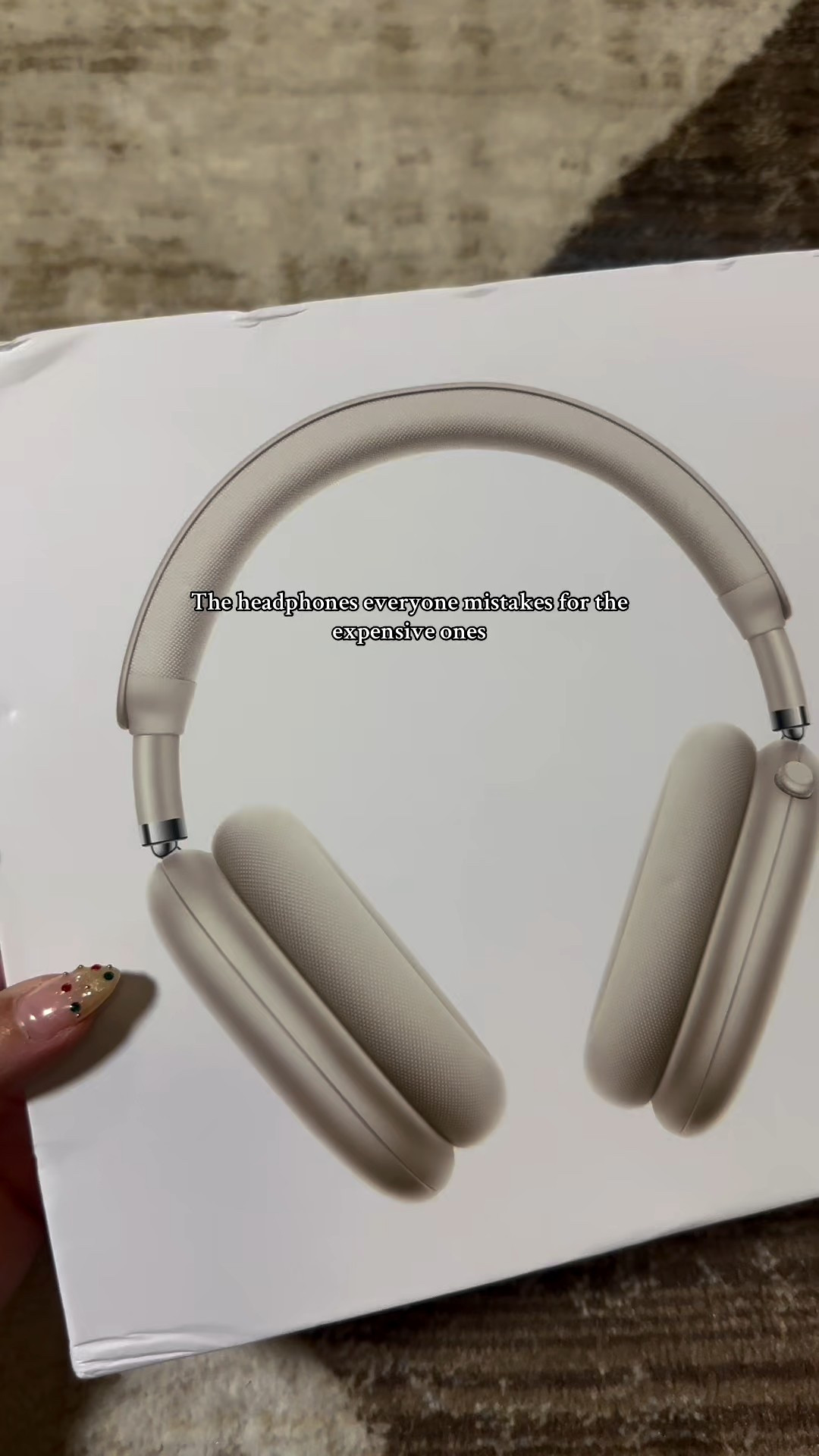 JUST like the $500 apple headphones 

#LTKGiftGuide