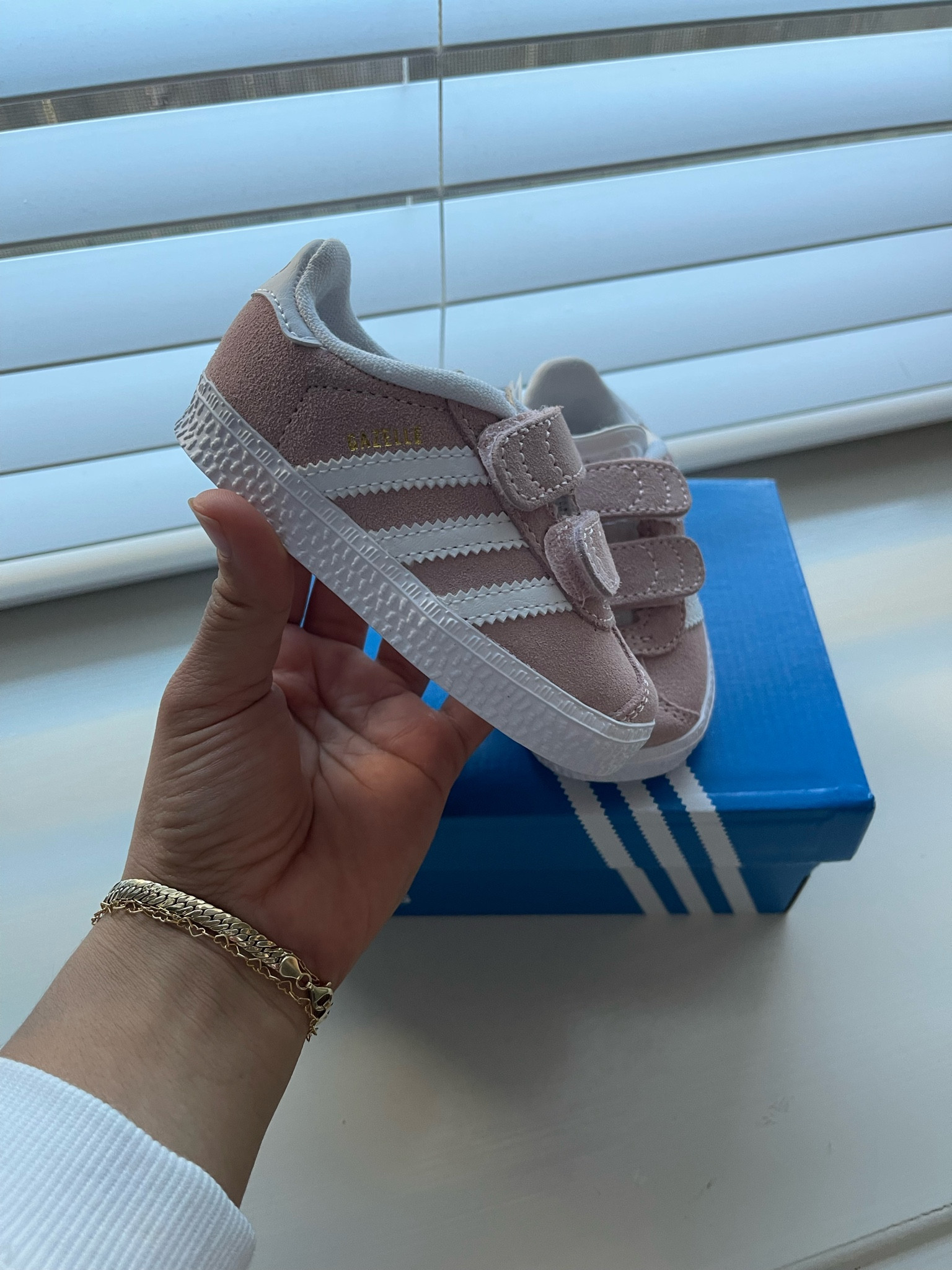#toddlershoes These are soo cute! And so easy to put on 10/10!! 

#LTKfindsunder100 #LTKbaby