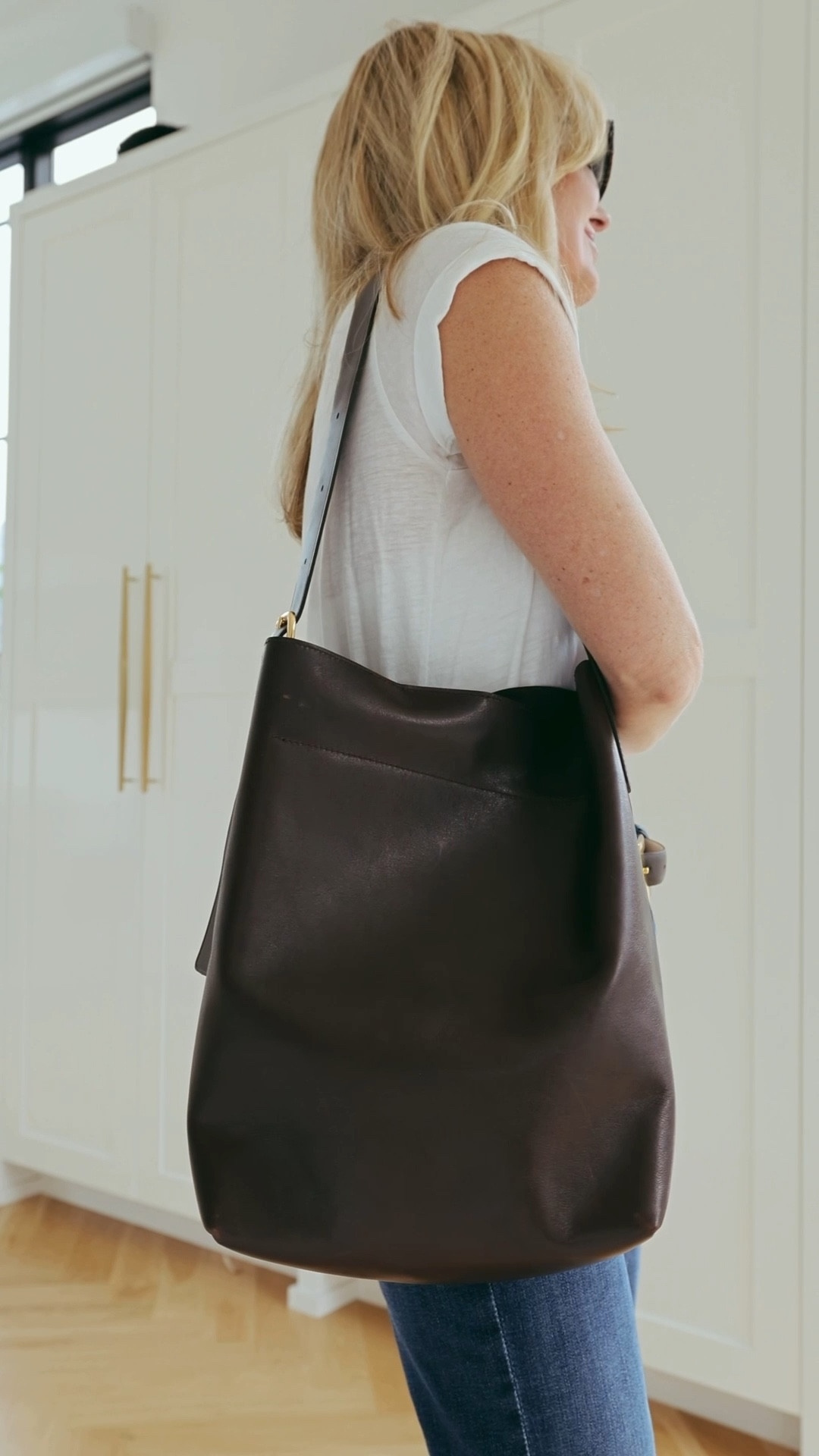 My go-to chocolate brown bucket tote is real leather & under $200…& there’s still time have it delivered before Christmas! 

#LTKHoliday #LTKGiftGuide #LTKSeasonal