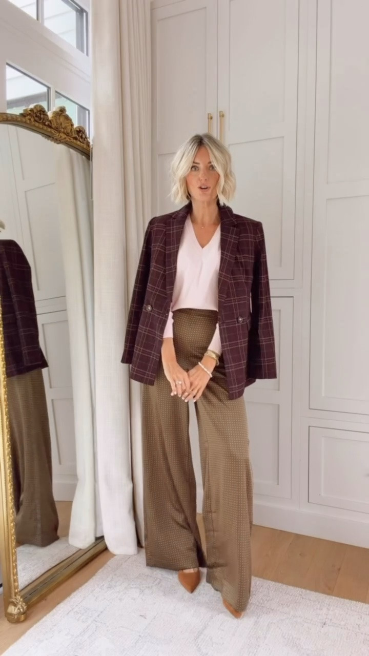 I just added a blazer to this look! This plaid blazer has so many pretty fall colors in it! I wore this blazer in New York recently for fashion week! Wearing 0 in blazer, XS in sweater, & 00 in pants!

Loverly Grey, Ann Taylor, fall outfit, fall workwear, palazzo pants, sweater, blazer, plaid blazer, sale

#LTKSeasonal #LTKSaleAlert #LTKWorkwear
