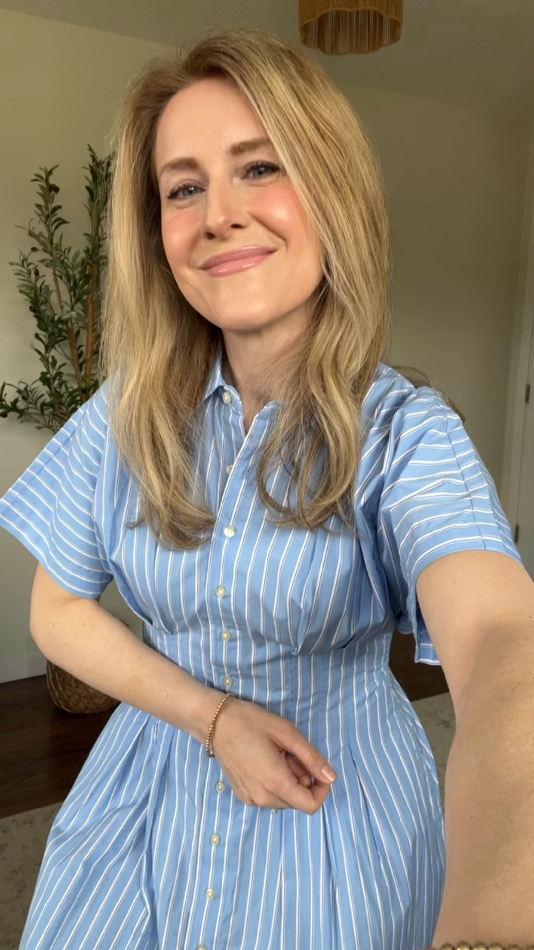 Wow this Walmart dress is so chic! The waist reminds me of the popular Anthropologie shirtdress. Also comes in green. On the shorter side (I’m 5’8”). Very cute. Fits tts, I’m a small. #walmartfashion 