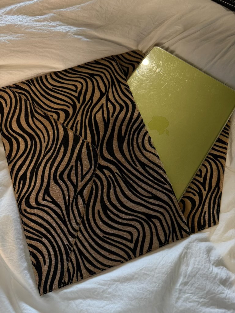 Everyone has been loving this laptop case! 

electronics, MacBook, laptop case, chic, MacBook case, chic laptop case ￼