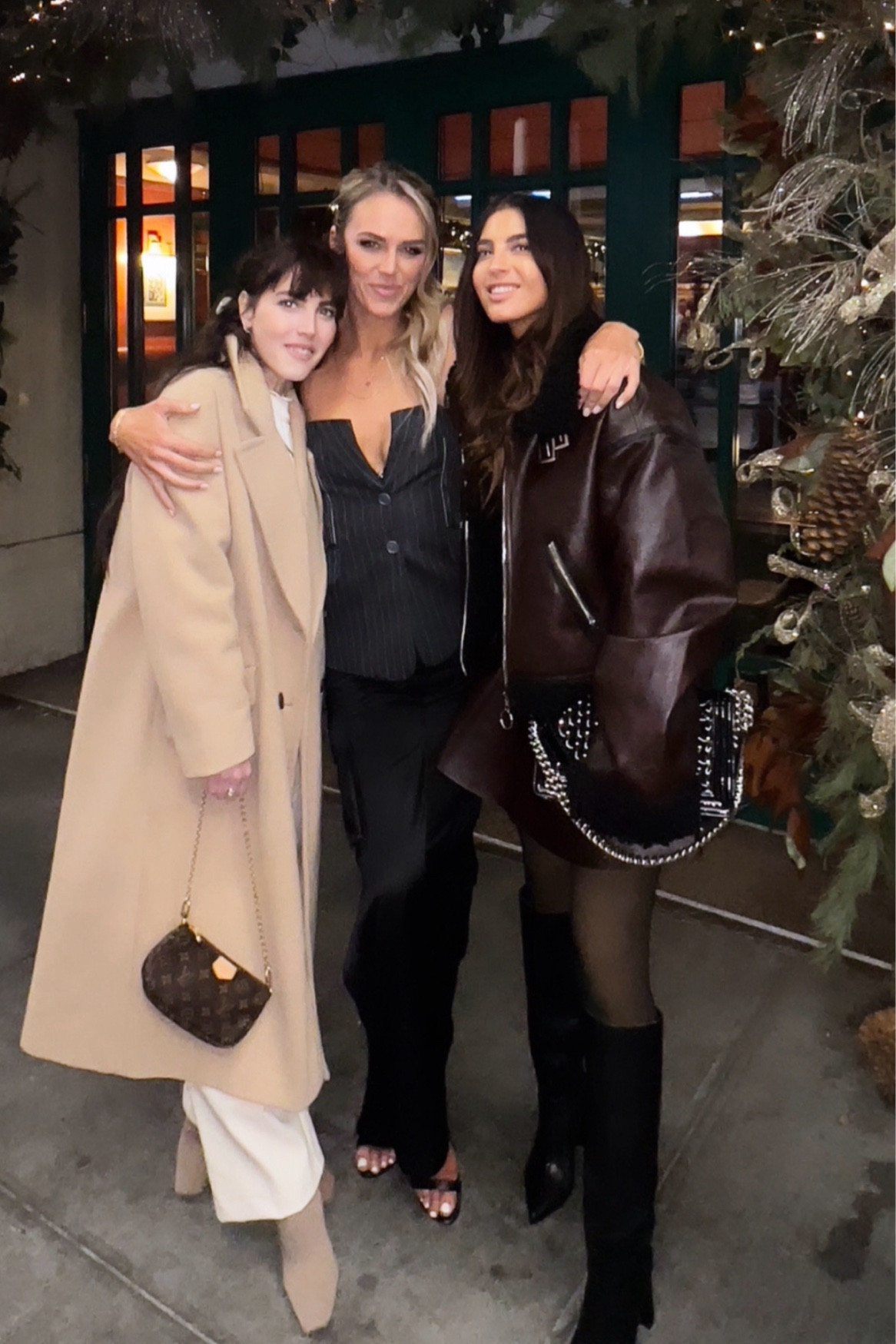 dinner with our 👼🏼 #proudstylists 

#LTKGiftGuide #LTKSeasonal #LTKHoliday