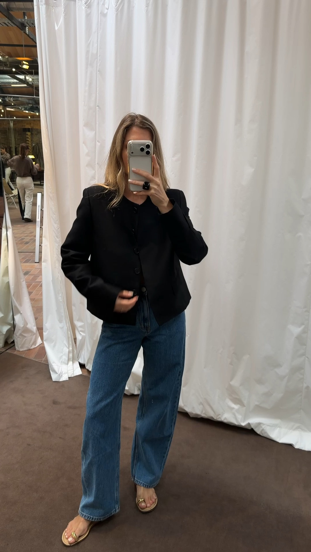 Cropped blazer jacket Henne 

#LTKworkwear #LTKluxury #LTKstyletip