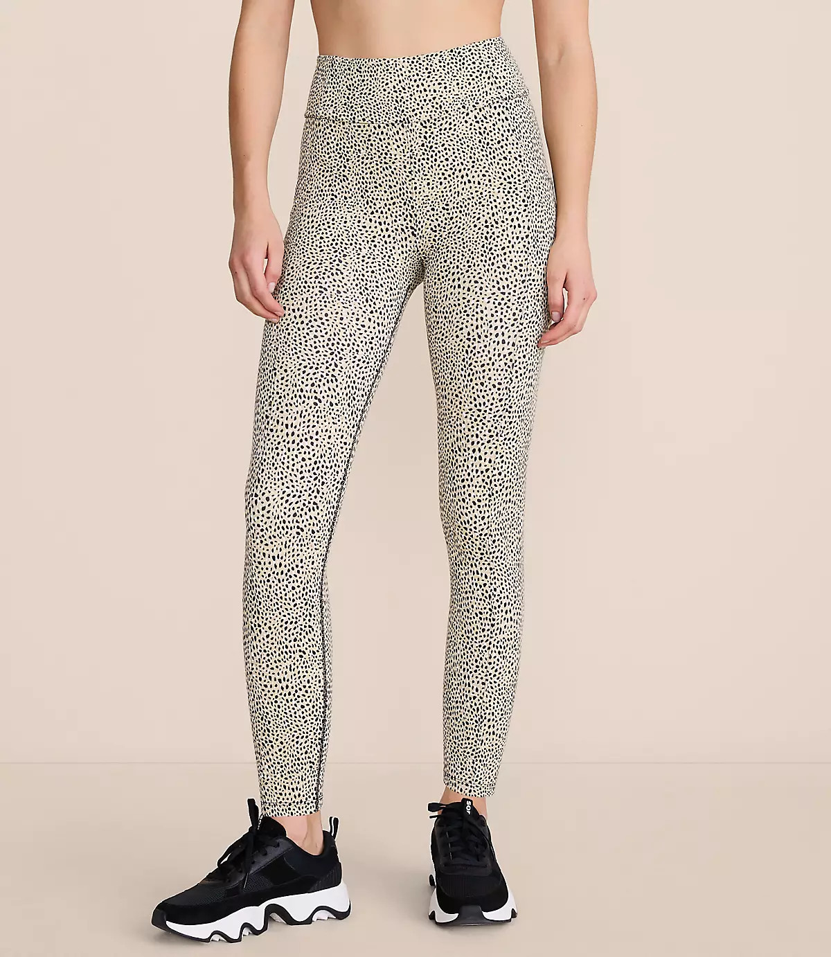 Lou & Grey Spotted Luvstretch Side Pocket Leggings | LOFT
