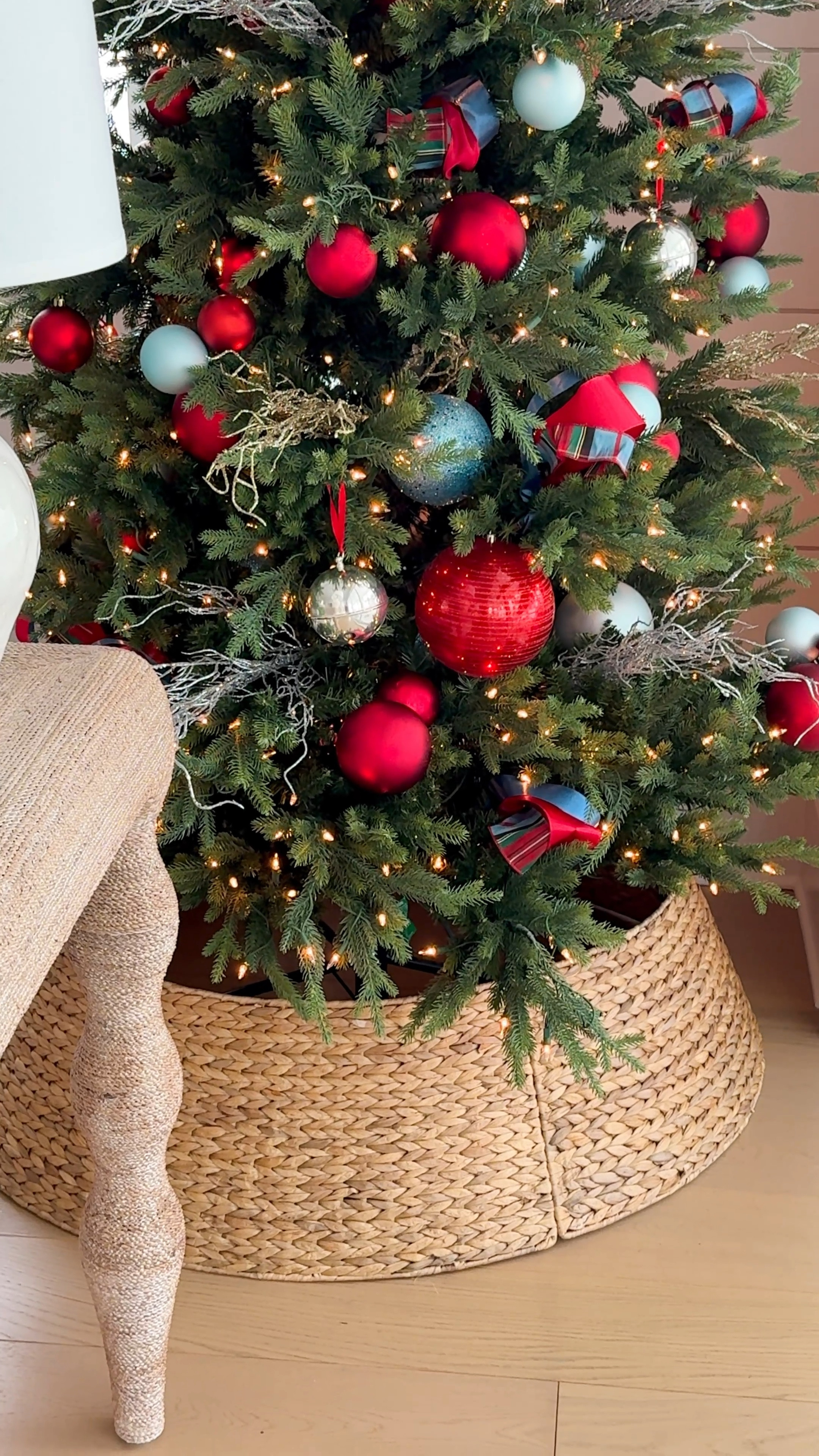 If you’re on the hunt for the perfect coastal Christmas decor, look no further than @wayfair! I found so many cute pieces, ranging from a block print Christmas tree skirt, to front door wreaths, to coastal ornaments, and more! You can also find our rope console table, gorgeous ceramic lamps, seagrass tree collar, ornaments and more there! See all of my top picks here: https://lifeonvirginiastreet.com/wayfair-christmas-decor-favorites/. #wayfair #wayfairpartner #ltkhome #ltkholiday #ltksalealert #ltkfindsunder50 #ltkfindsunder100 #ltkstyletip #ltkseasonal

#LTKHome #LTKVideo #LTKHoliday