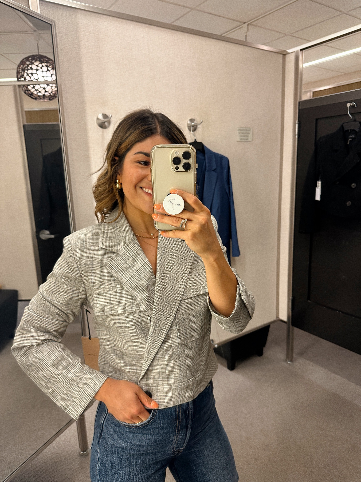 The cutest cropped blazer from the Nsale! Wearing size xs.
Jeans size 25
Nsale, Nordstrom sale, anniversary sale, cropped blazer

#LTKSummerSales #LTKFindsUnder100 #LTKWorkwear