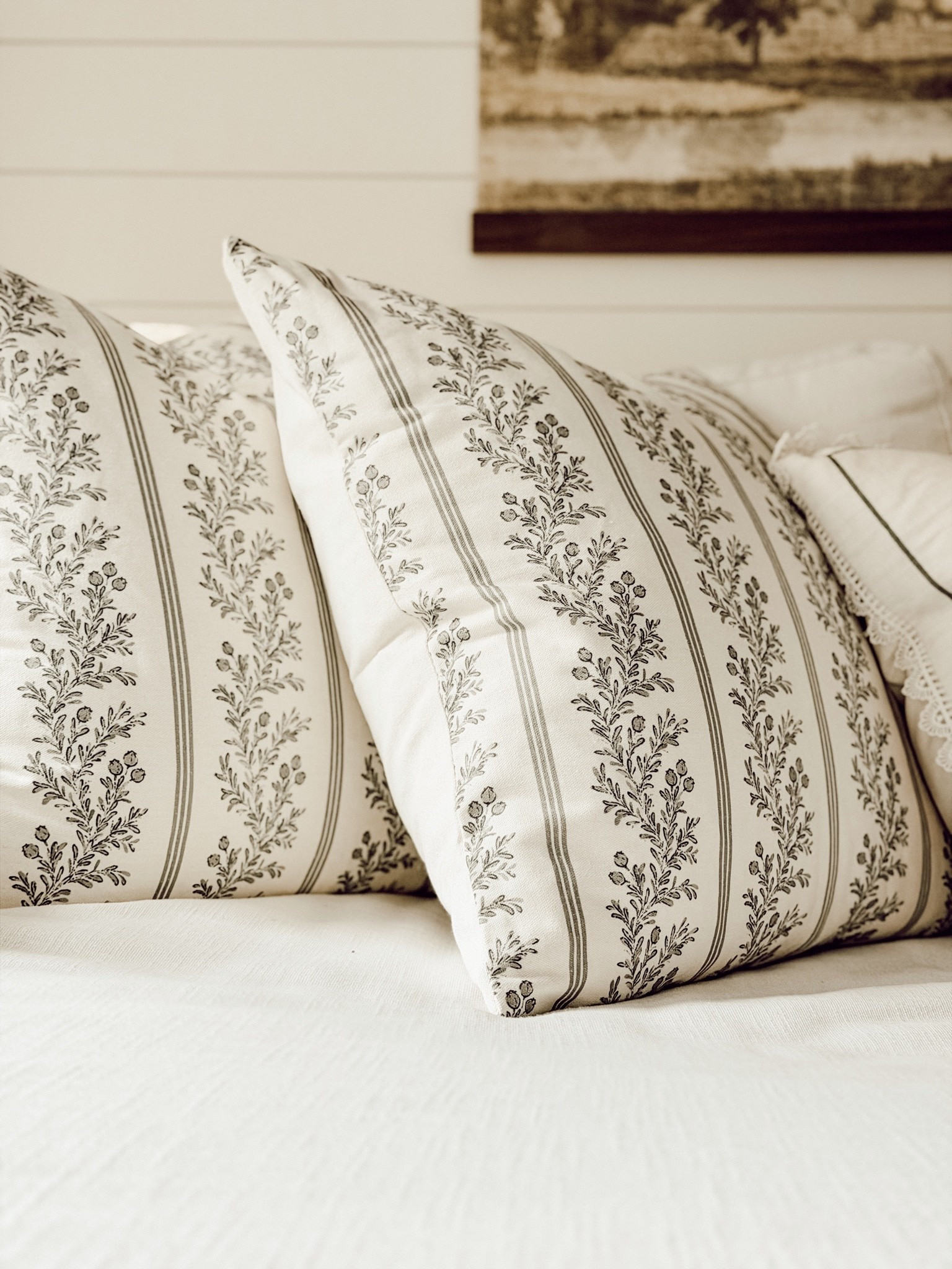 A pretty throw pillow cover you can use for fall and Christmas too.
